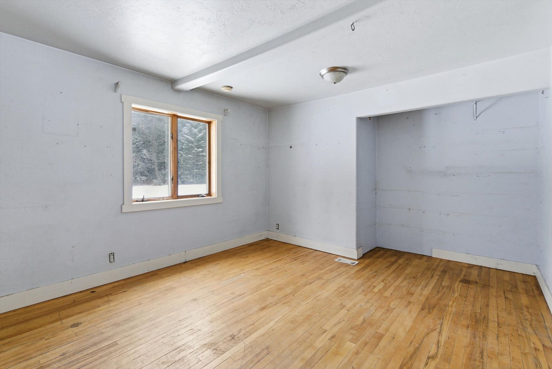 9590 US Hwy 2 E, Martin City, MT 59926 Primary bedroom