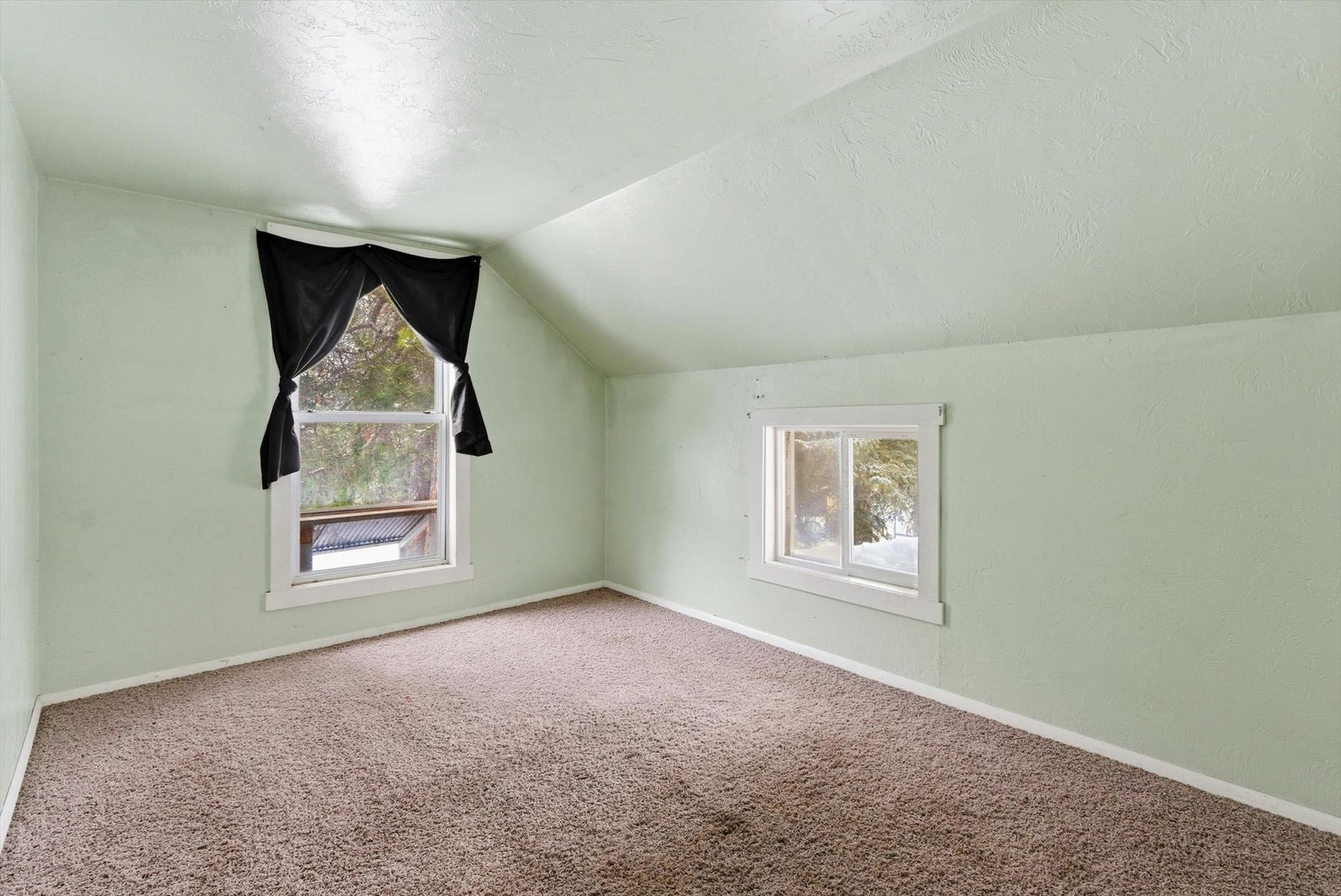 9590 US Hwy 2 E, Martin City, MT 59926 Bedroom 2