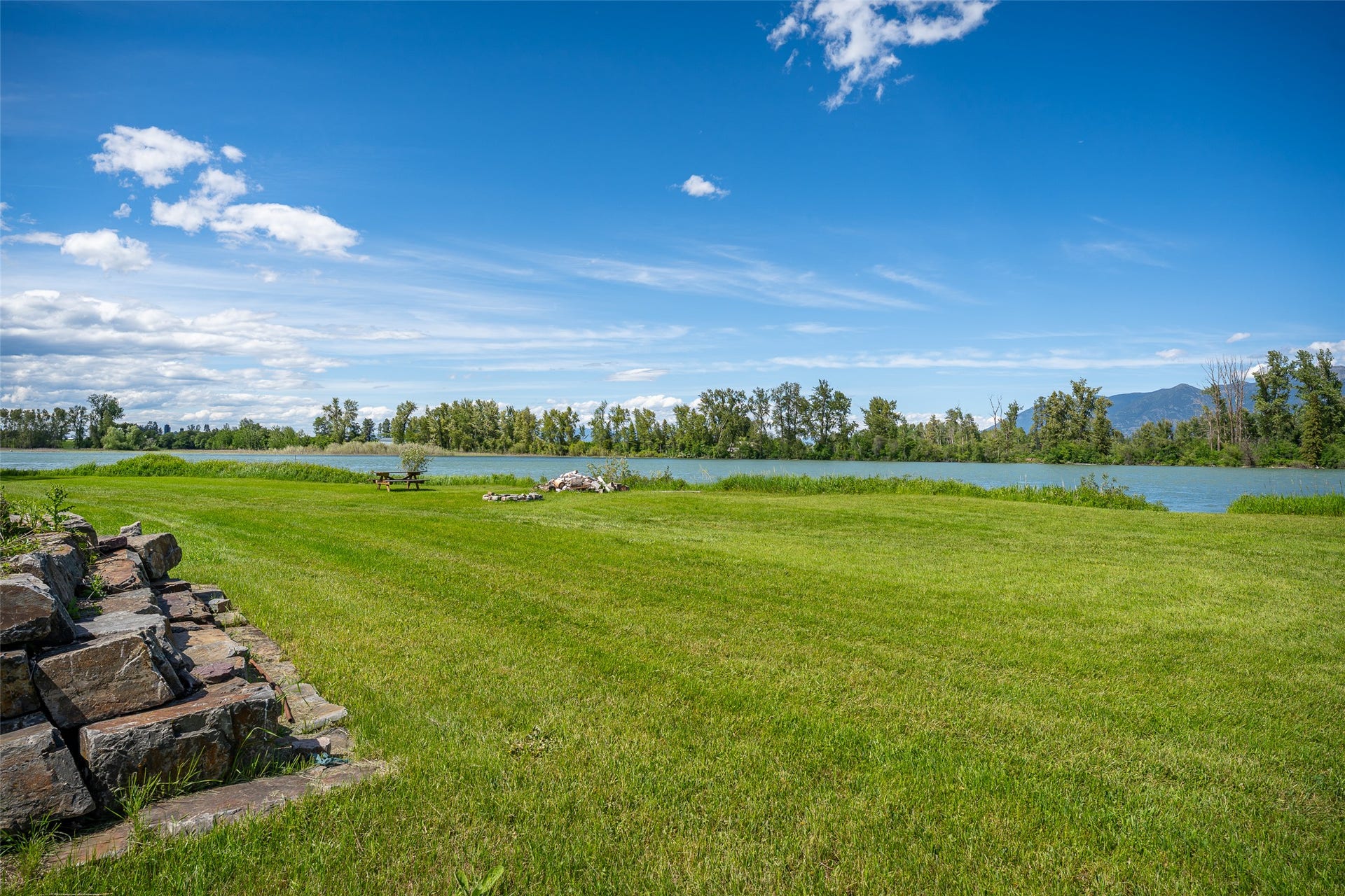 905 Wagner Lane, Kalispell, MT 59901 905 Wagner Lane, Kalispell, MT 59901