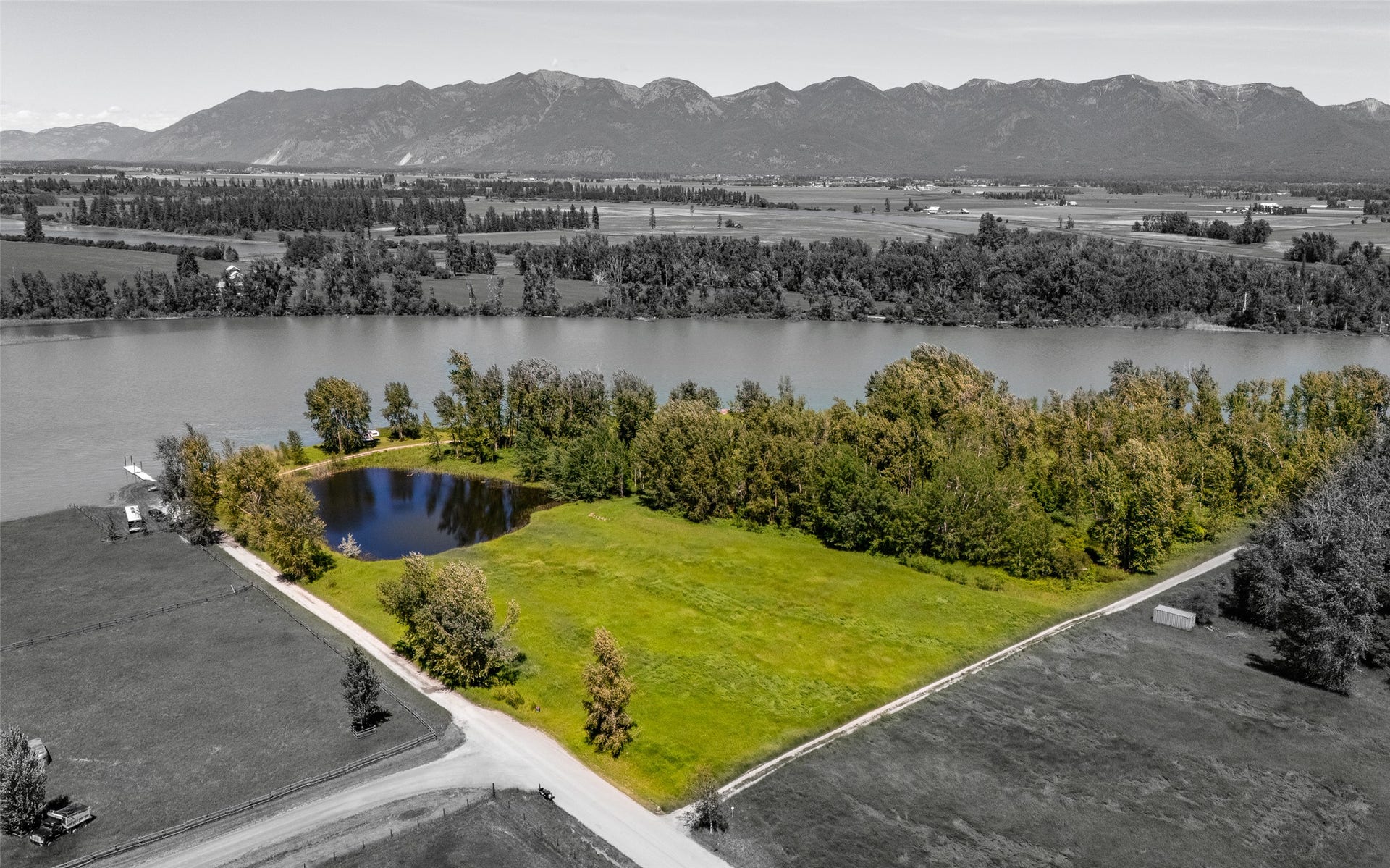 905 Wagner Lane, Kalispell, MT 59901 Approximate outline of property boundaries
