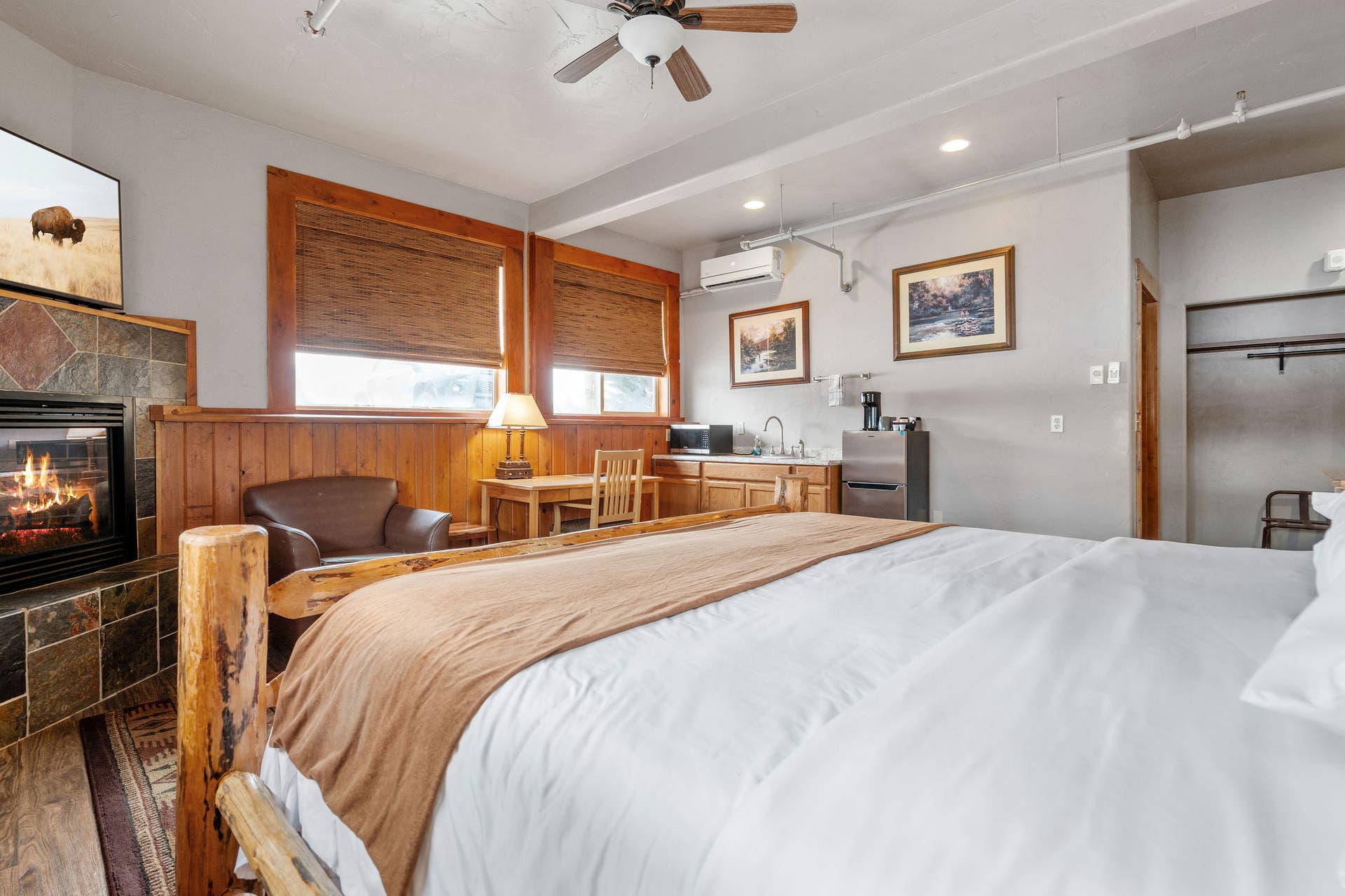5 Swan Way, Bigfork, MT 59911 Lodge - The Buffalo Saloon, Casino, Grill and Lodge.