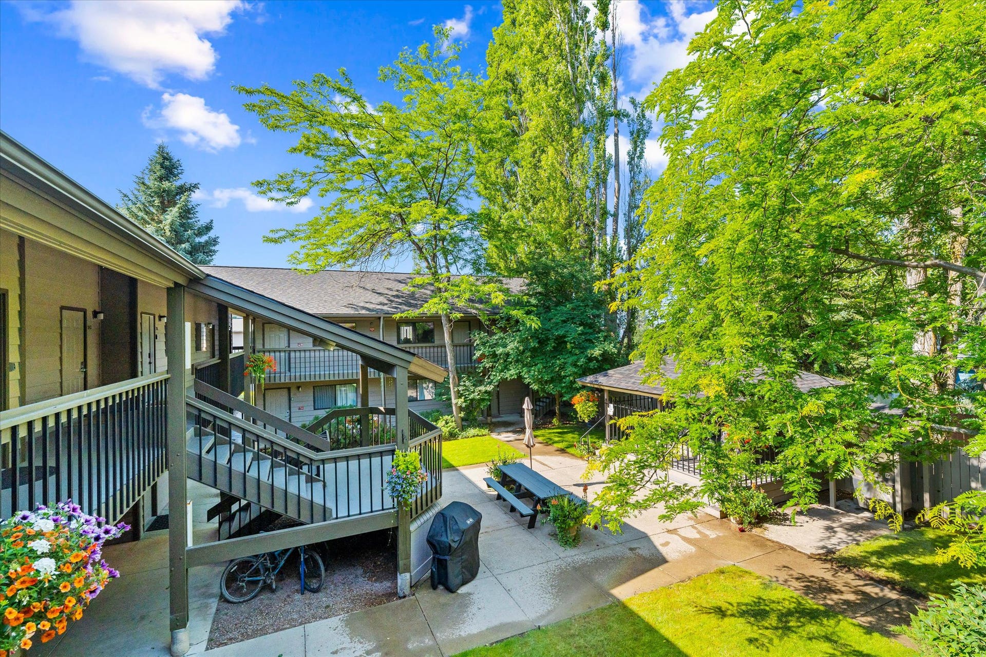 180 Vista Lane, #236, Bigfork, MT 59911 Marina Cay Courtyard, Bike Racks, Hot Tub, BBQs and More - 180 Vista Lane - #236 - Bigfork, Montana 59911 Marina Cay Condo