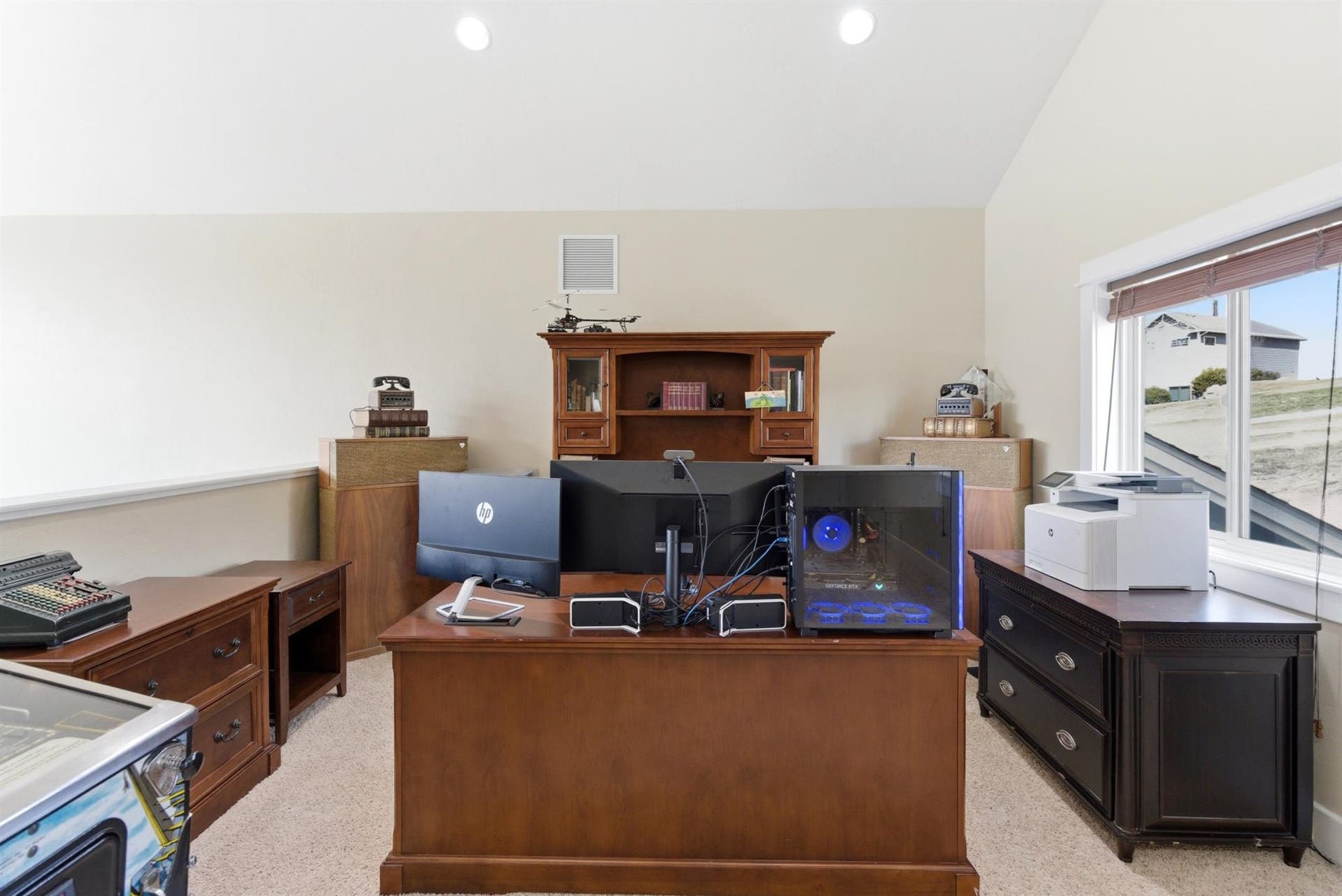 45 Roybals Way, Kalispell, MT 59901 Office space featuring light colored carpet, lofted ceiling, and recessed lighting