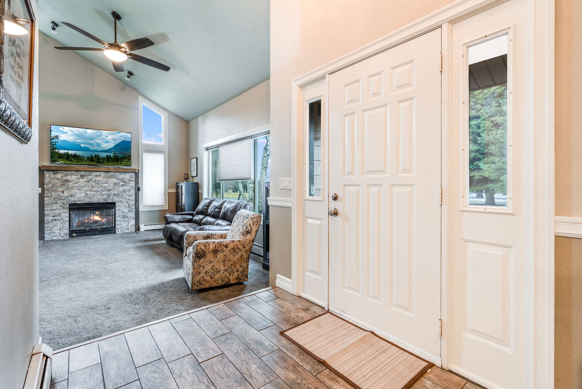 163 Crestview Drive, Bigfork, MT 59911 Bright foyer offering a seamless transition into the main living areas