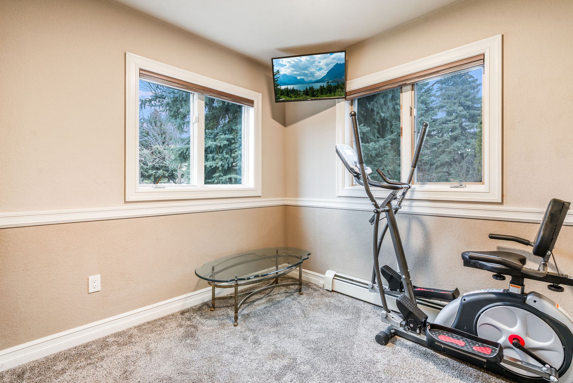 163 Crestview Drive, Bigfork, MT 59911 Flexible main level bedroom currently utilized as a home gym