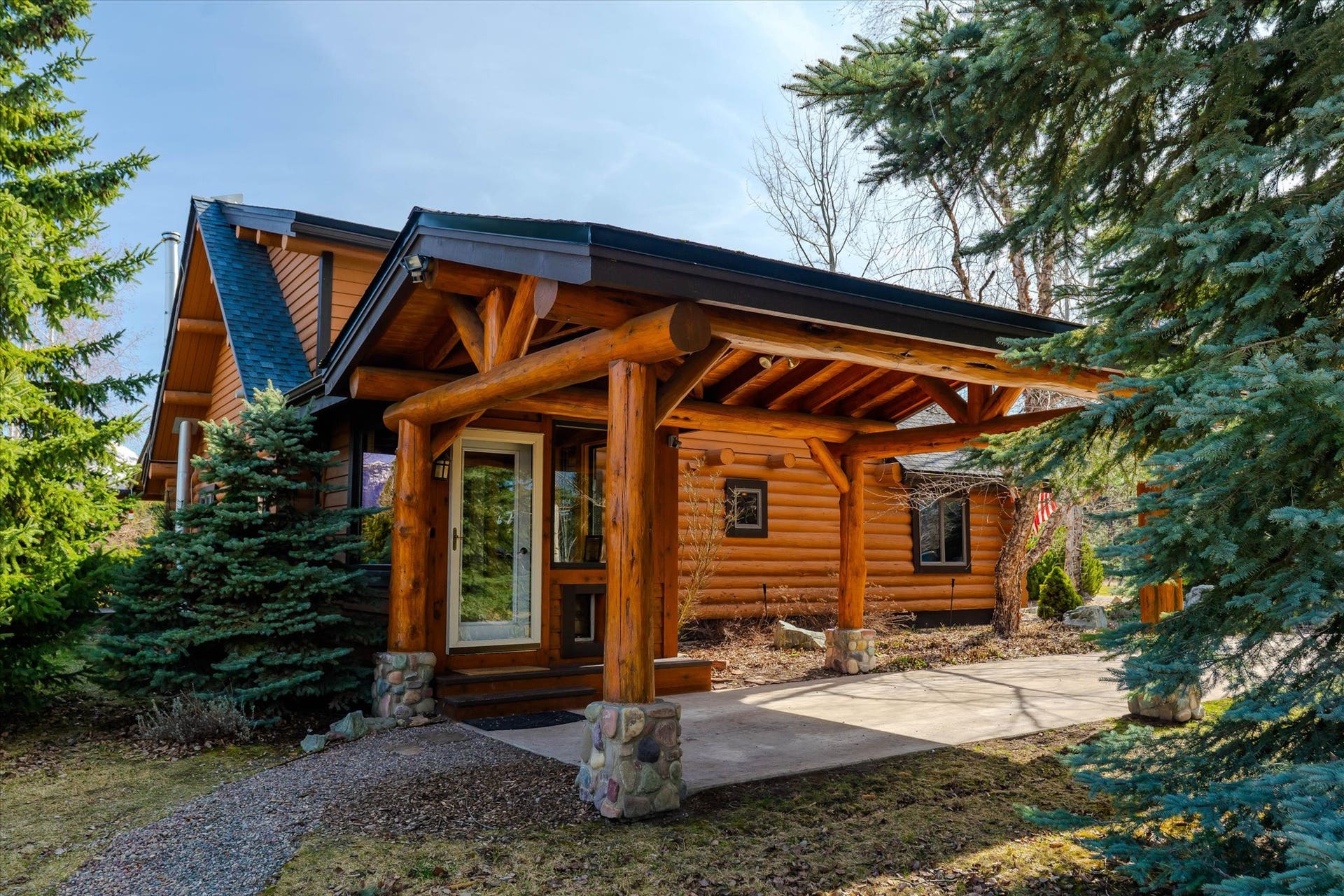 182 Moondance Trail, Bigfork, MT 59911 Carport with entry