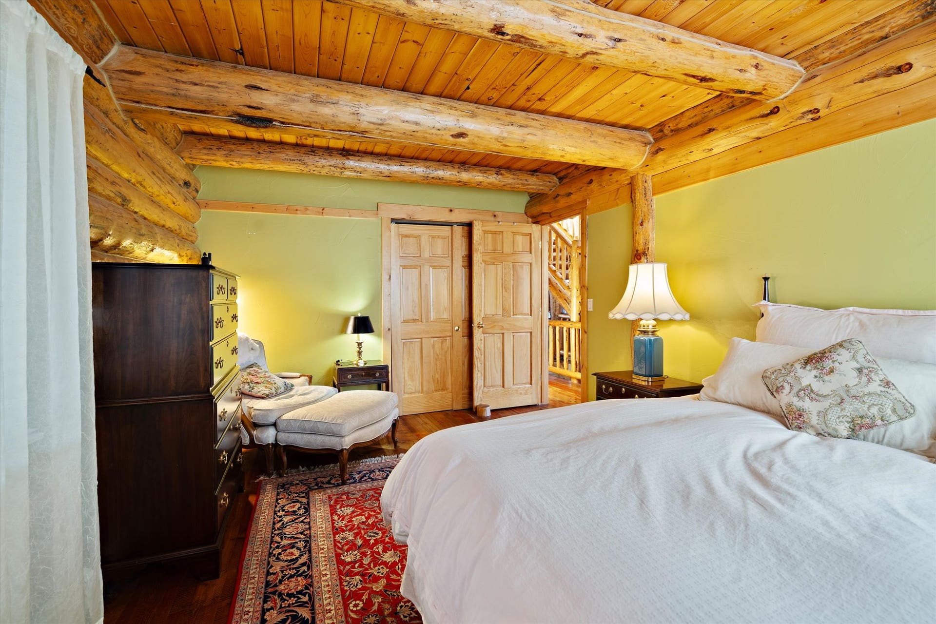 182 Moondance Trail, Bigfork, MT 59911 Main floor bedroom