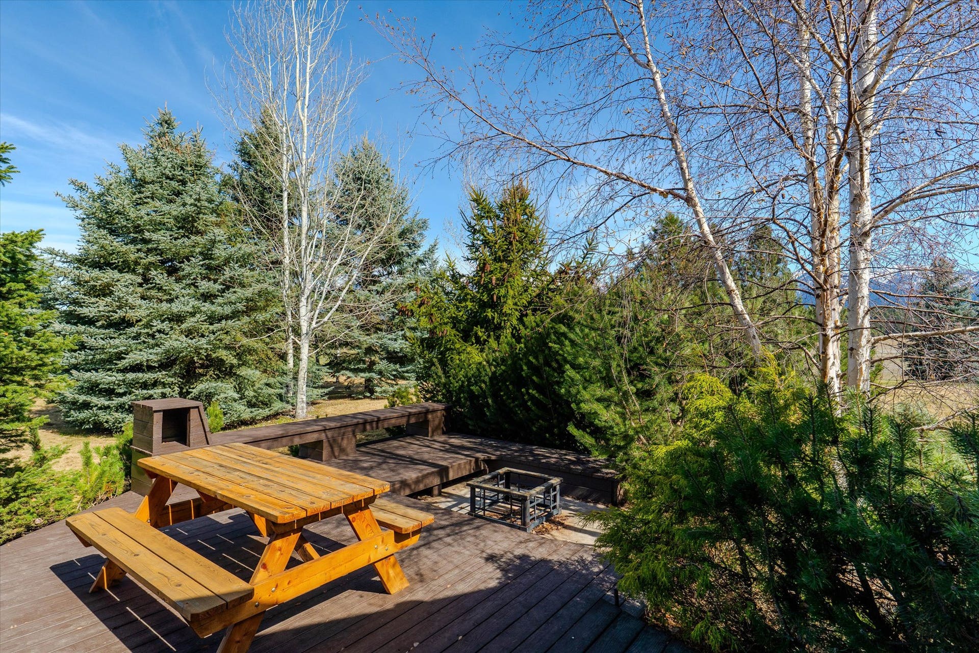 182 Moondance Trail, Bigfork, MT 59911 Outdoor seating area.