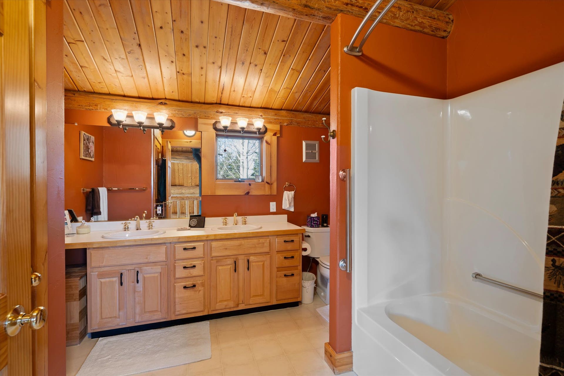 182 Moondance Trail, Bigfork, MT 59911 2nd level bathroom