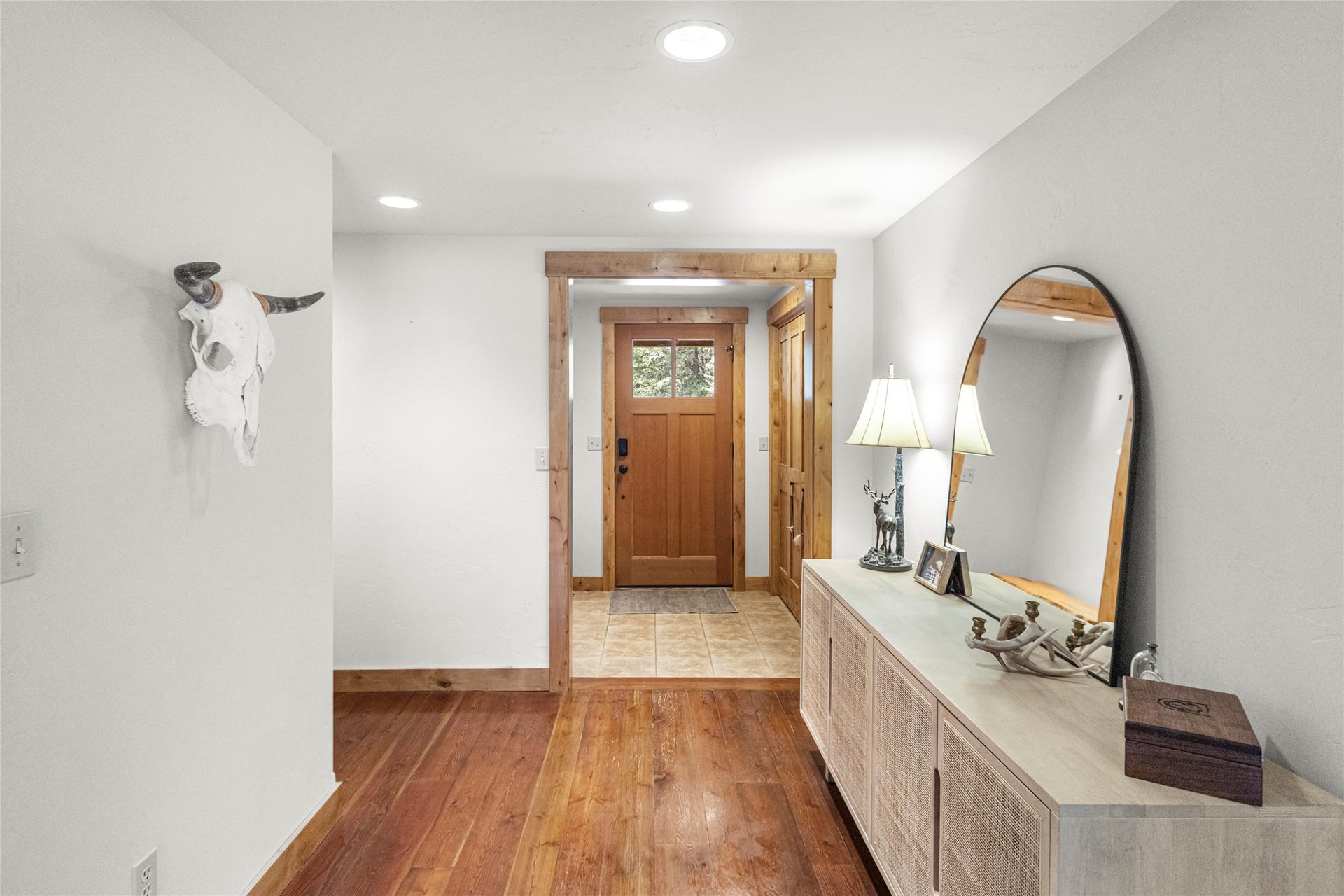 13034 Red Owl Trail, Bigfork, MT 59911 Entryway