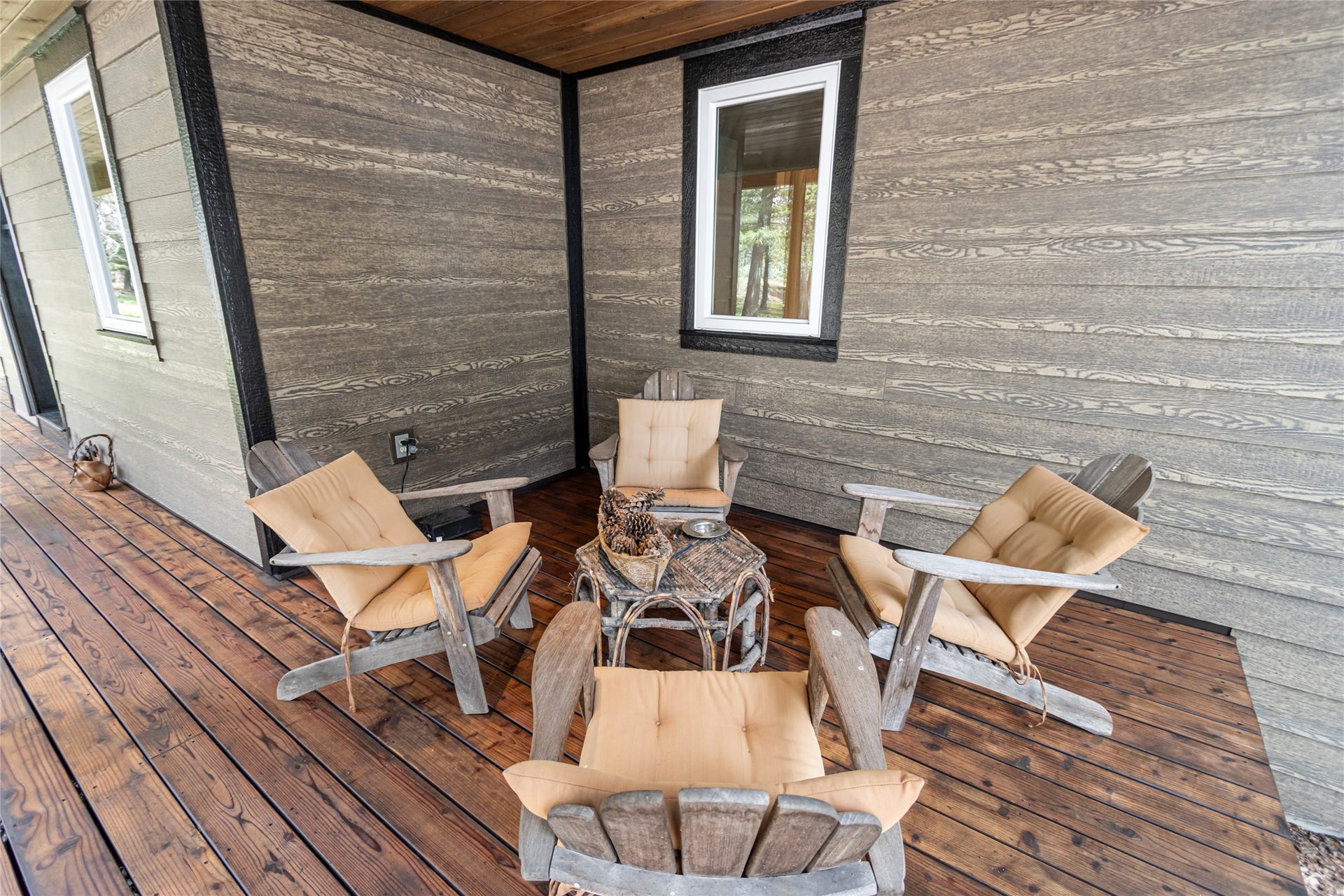 13034 Red Owl Trail, Bigfork, MT 59911 Covered Front Porch