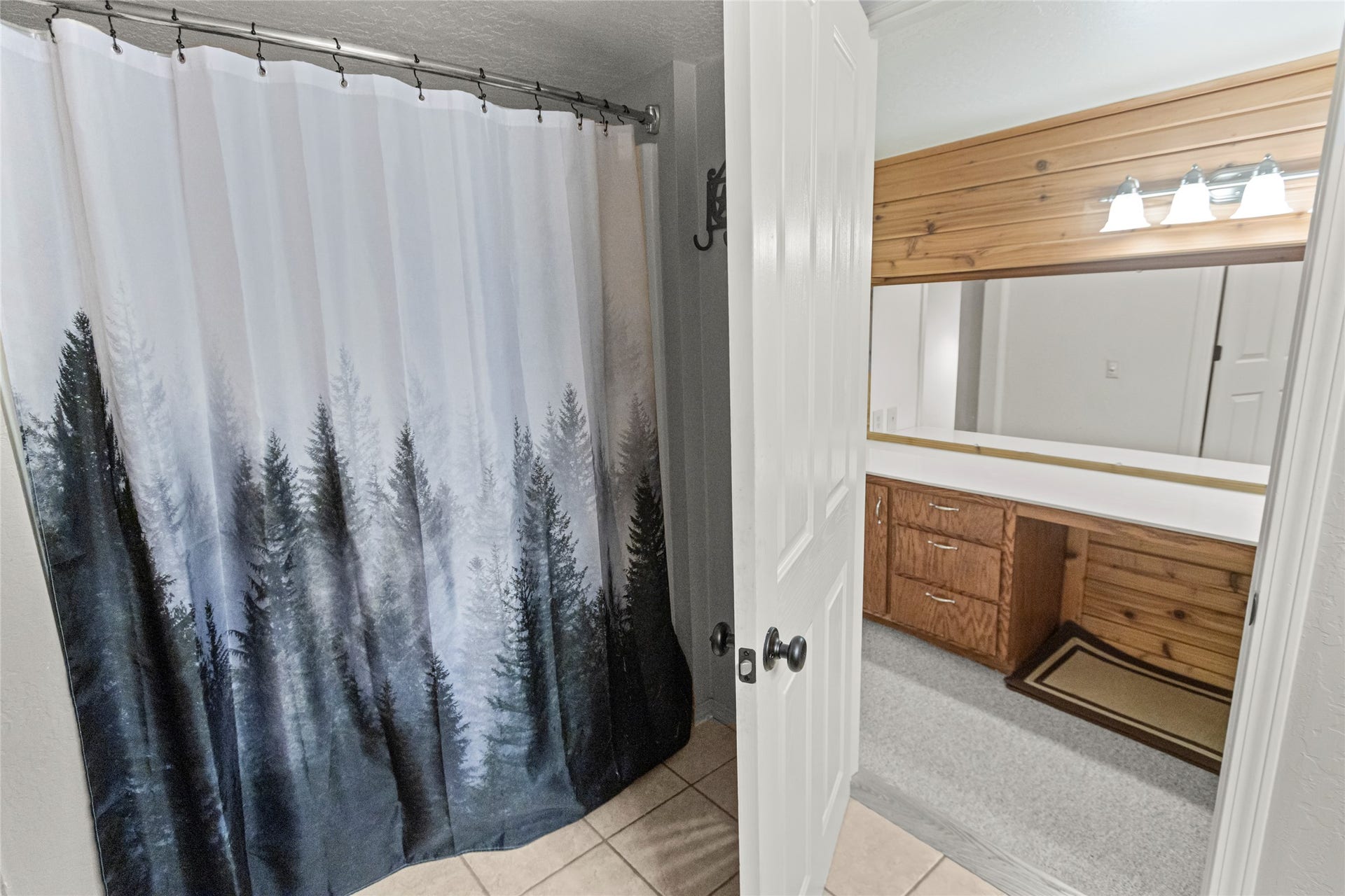 13034 Red Owl Trail, Bigfork, MT 59911 Upstairs Bathroom