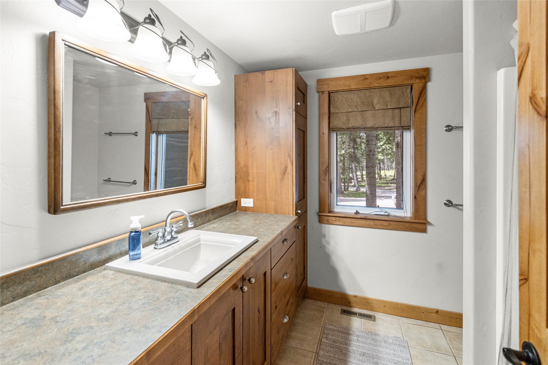 13034 Red Owl Trail, Bigfork, MT 59911 Primary Bathroom