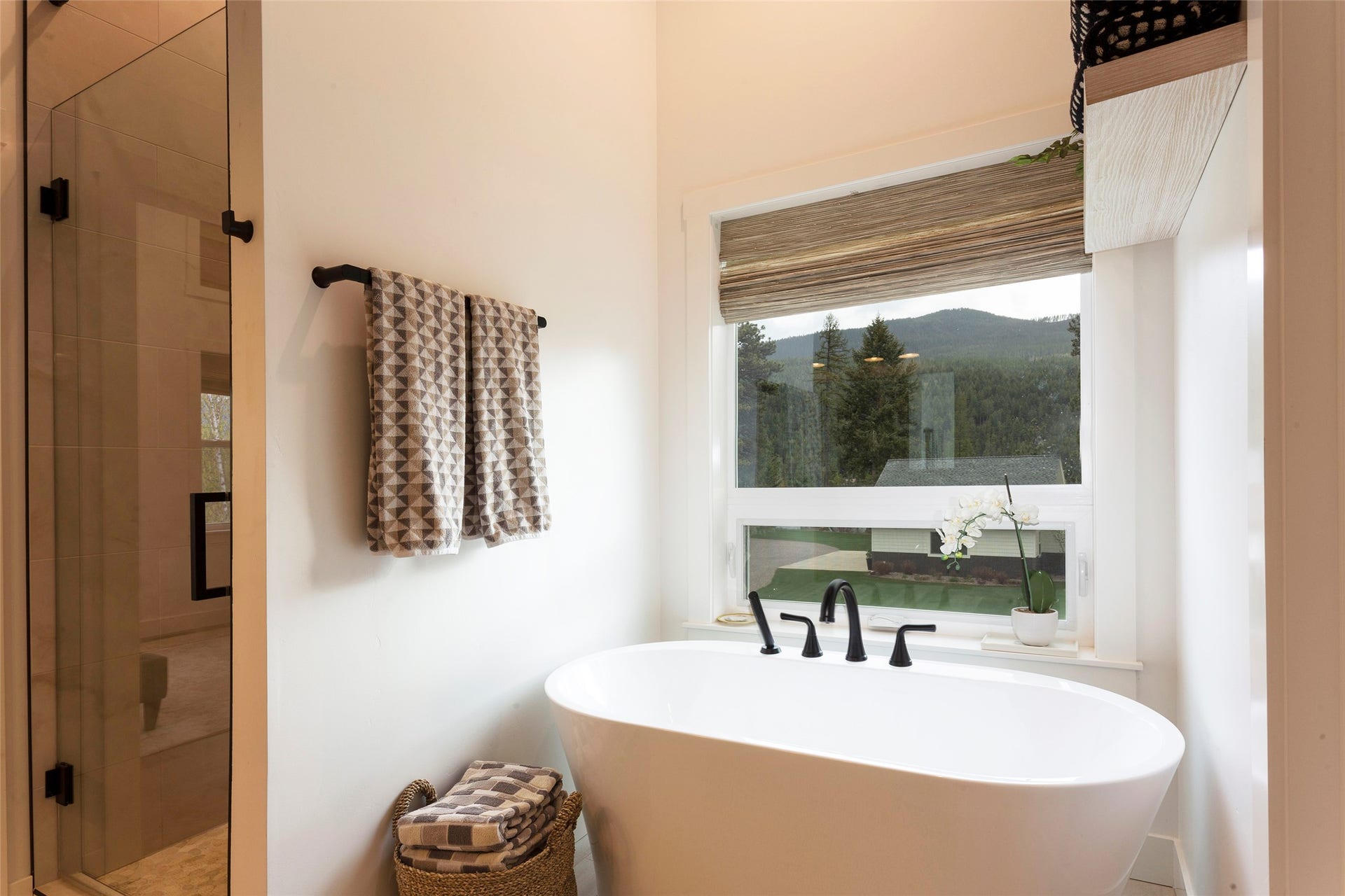 14833 Sunburst Drive, Bigfork, MT 59911 14833 Sunburst Drive, Bigfork, MT 59911