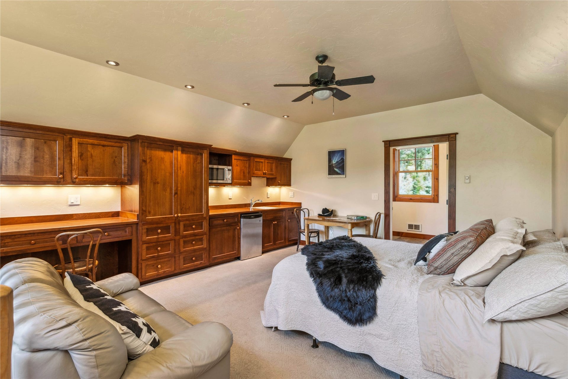 12284 Cygnet Way, Bigfork, MT 59911 Small guest apartment above the garage...