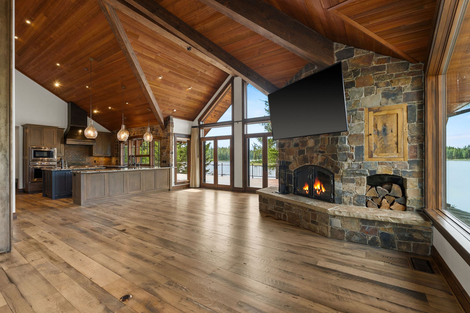 569 E Village Drive, Bigfork, MT 59911 569 E Village Drive, Bigfork, MT 59911
