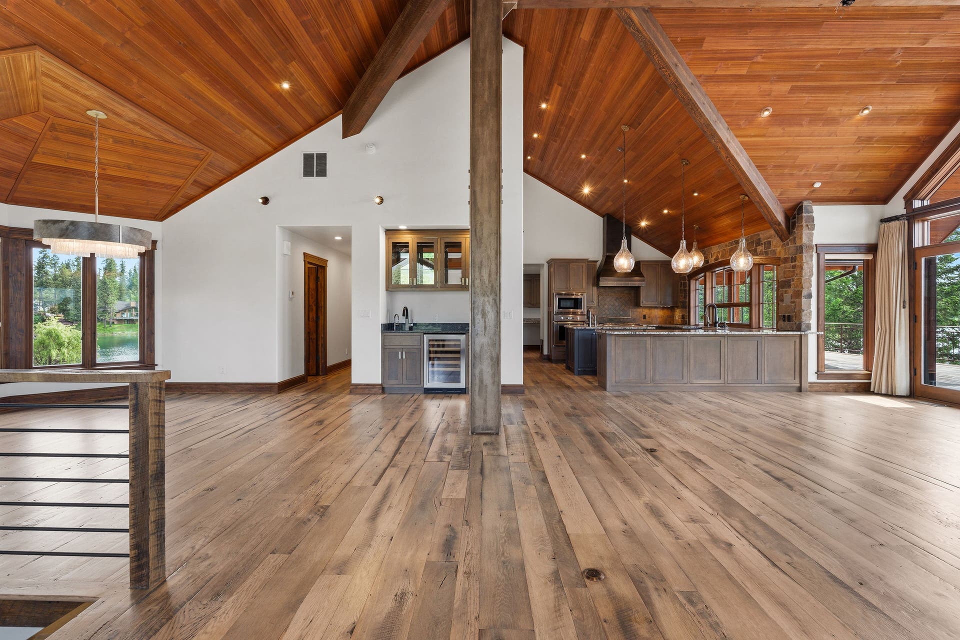 569 E Village Drive, Bigfork, MT 59911 569 E Village Drive, Bigfork, MT 59911