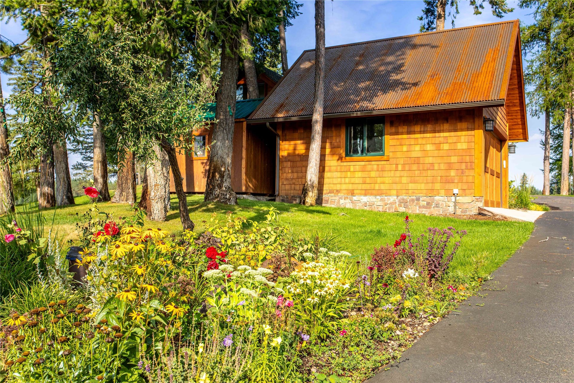 569 E Village Drive, Bigfork, MT 59911 569 E Village Drive, Bigfork, MT 59911