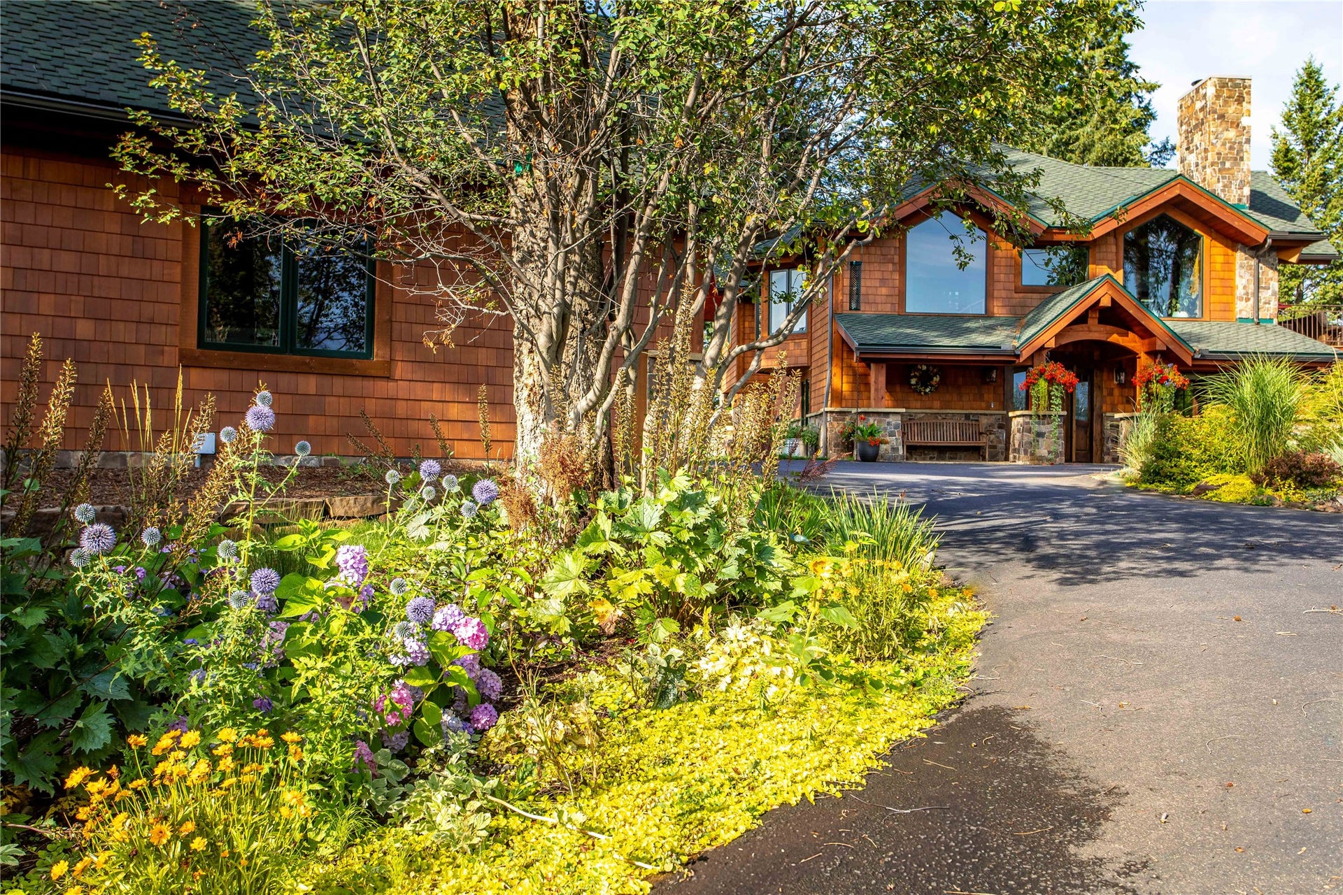 569 E Village Drive, Bigfork, MT 59911 569 E Village Drive, Bigfork, MT 59911