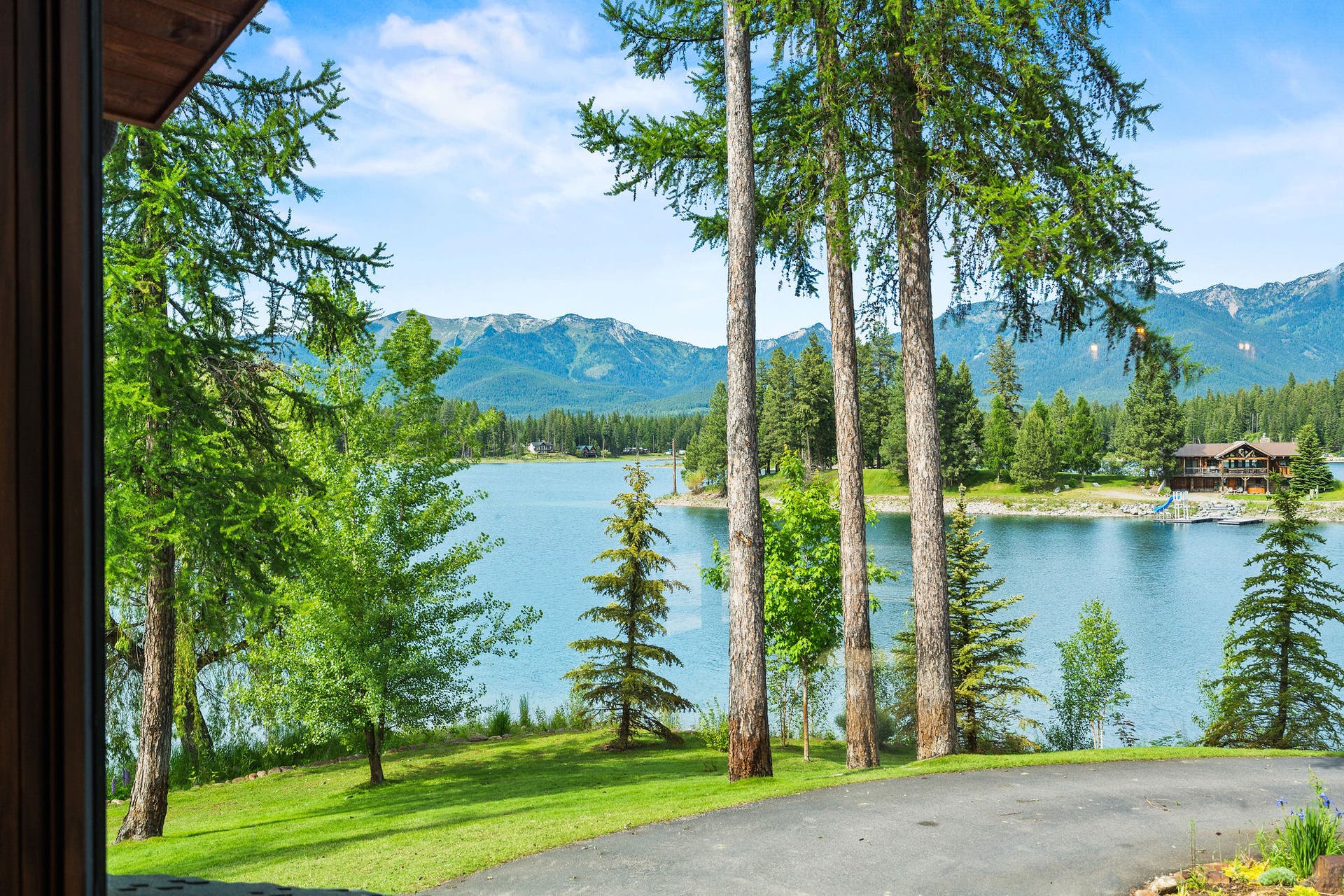 569 E Village Drive, Bigfork, MT 59911 569 E Village Drive, Bigfork, MT 59911