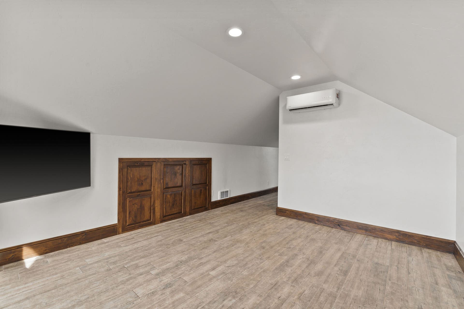 569 E Village Drive, Bigfork, MT 59911 569 E Village Drive, Bigfork, MT 59911