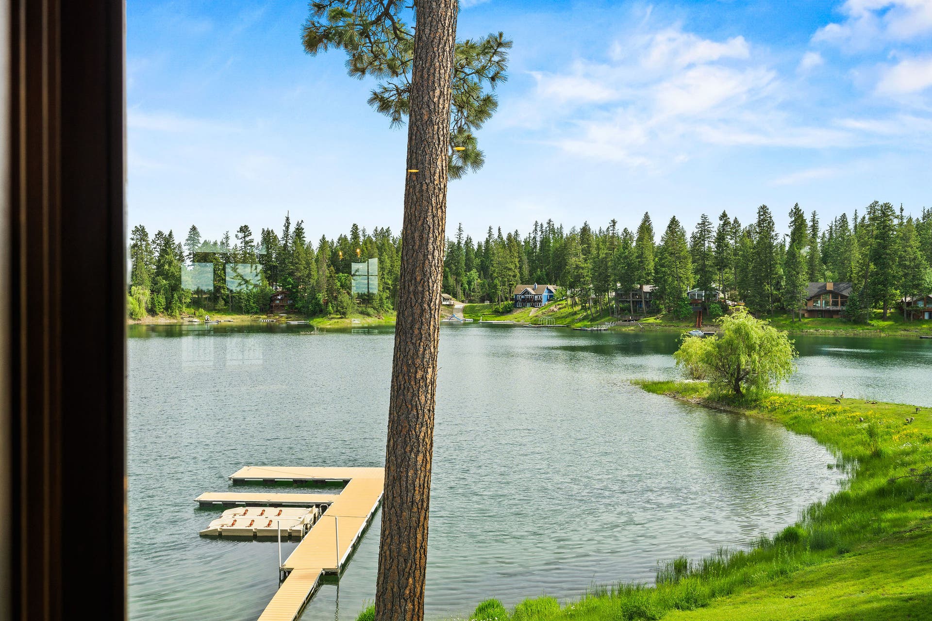 569 E Village Drive, Bigfork, MT 59911 569 E Village Drive, Bigfork, MT 59911