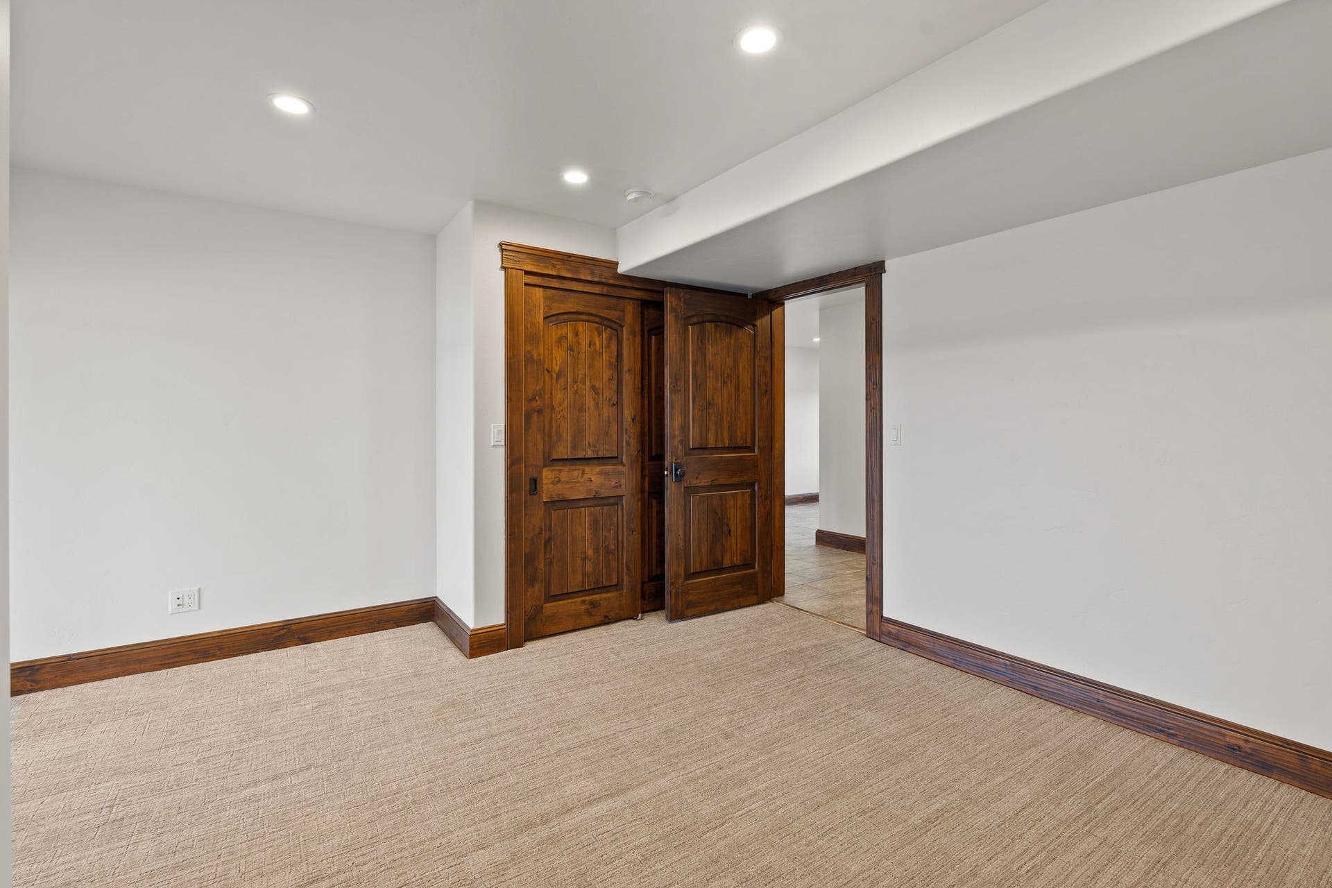 569 E Village Drive, Bigfork, MT 59911 569 E Village Drive, Bigfork, MT 59911