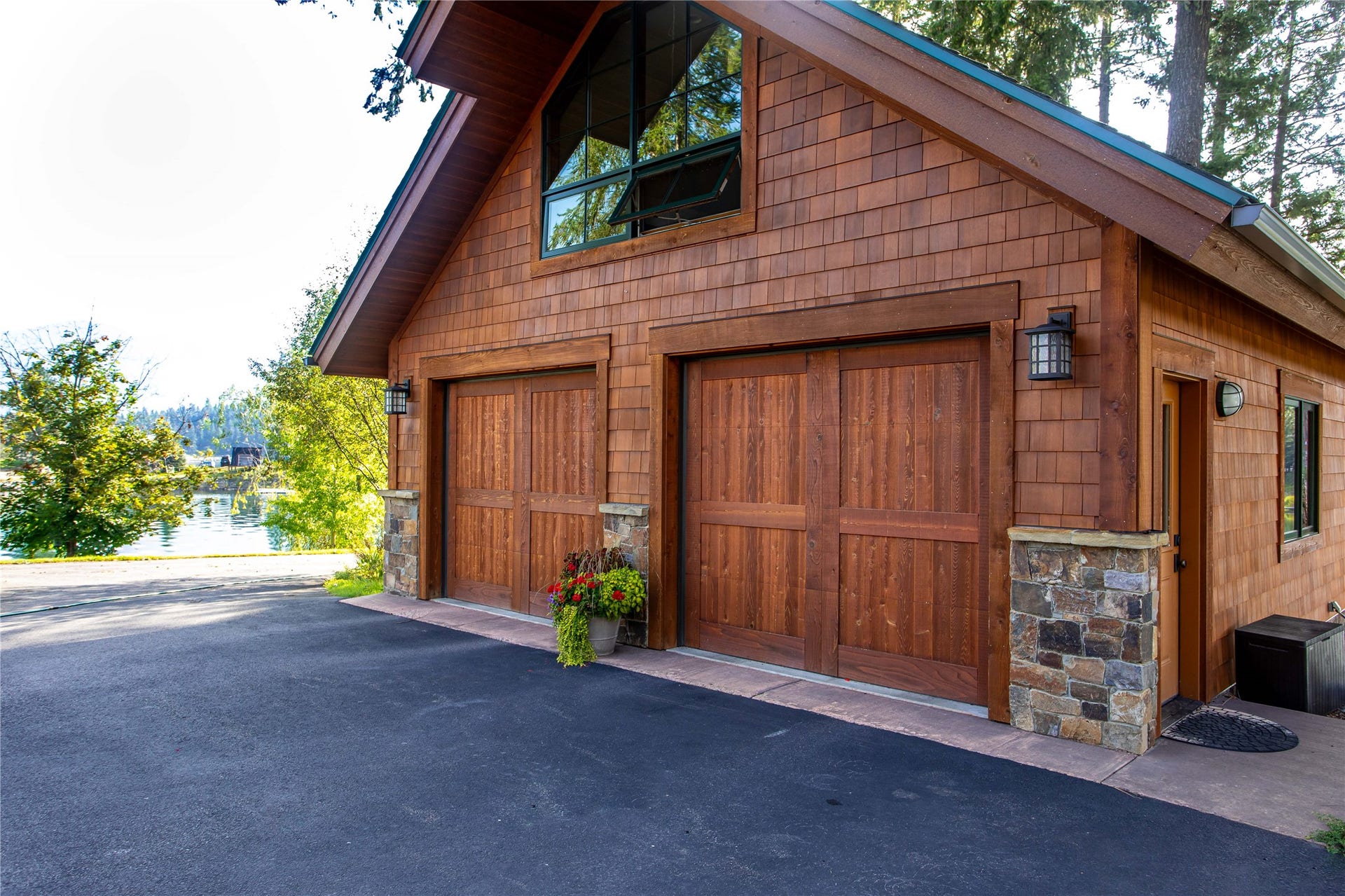 569 E Village Drive, Bigfork, MT 59911 569 E Village Drive, Bigfork, MT 59911