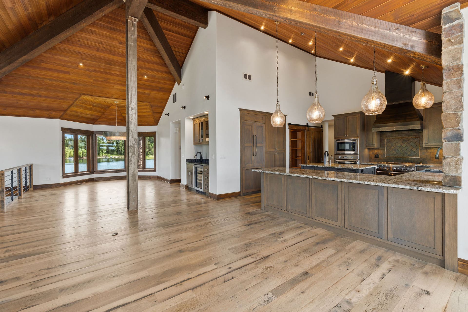 569 E Village Drive, Bigfork, MT 59911 569 E Village Drive, Bigfork, MT 59911