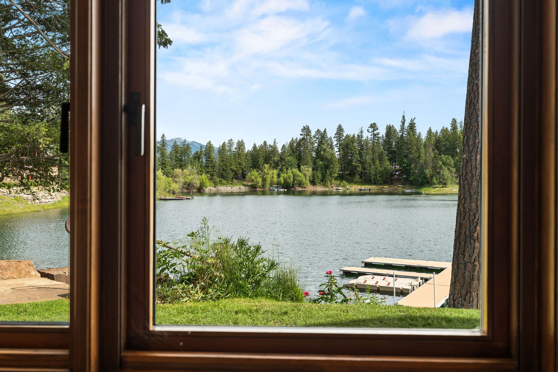 569 E Village Drive, Bigfork, MT 59911 569 E Village Drive, Bigfork, MT 59911