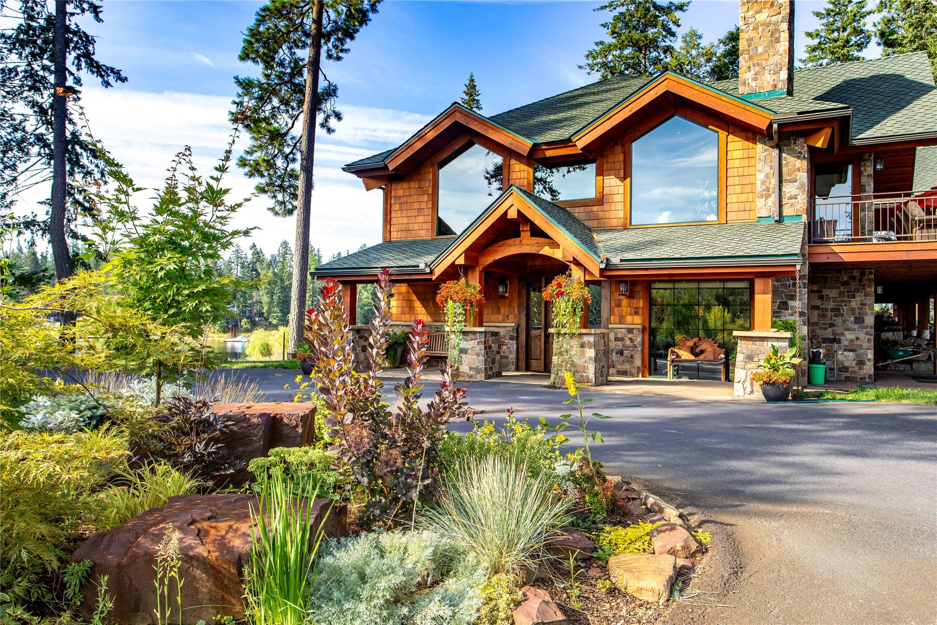 569 E Village Drive, Bigfork, MT 59911 569 E Village Drive, Bigfork, MT 59911