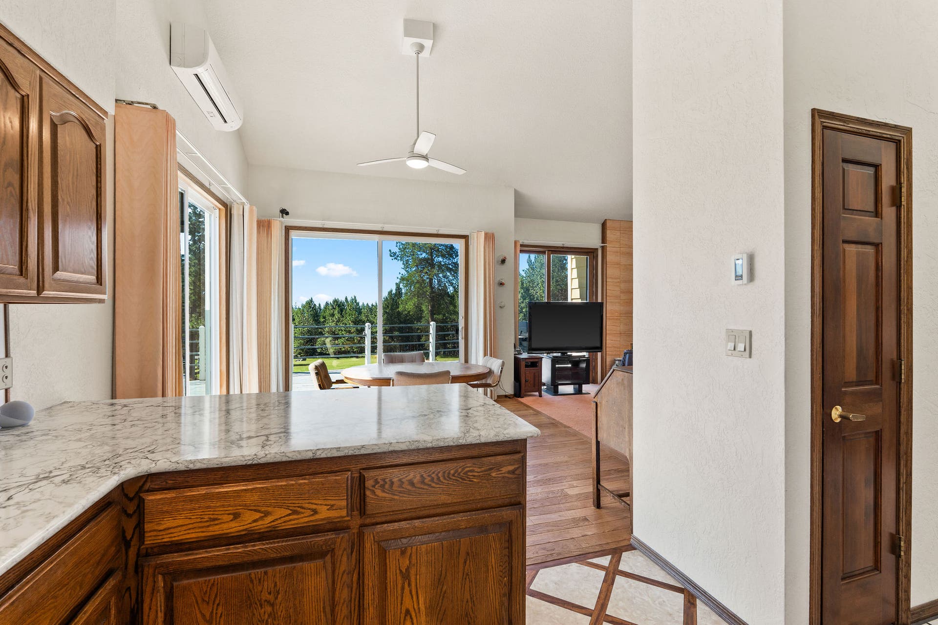33676 Hilltop Terrace, Bigfork, MT 59911 Oak cabinetry