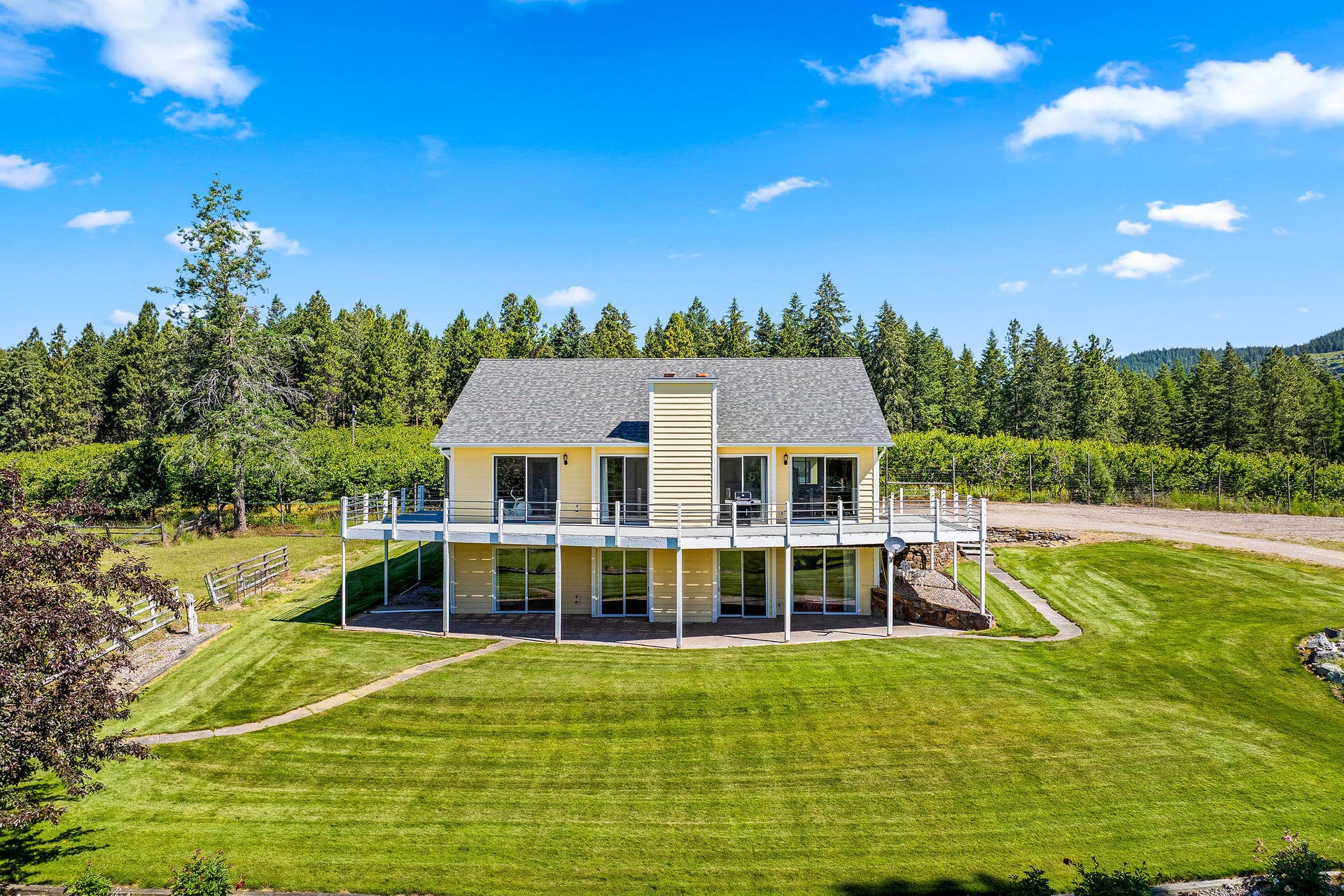 33676 Hilltop Terrace, Bigfork, MT 59911 3,026 SF