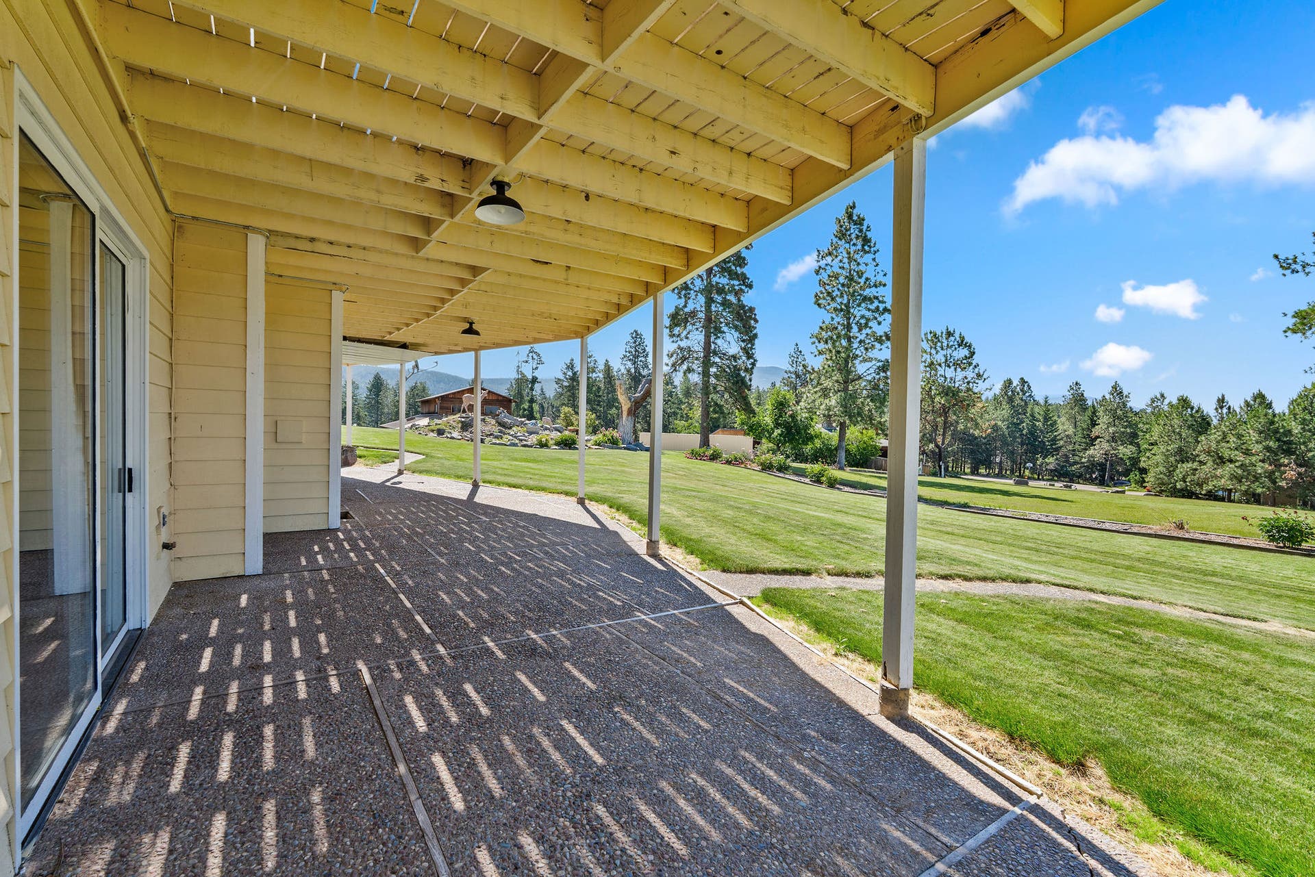 33676 Hilltop Terrace, Bigfork, MT 59911 Lower level patio