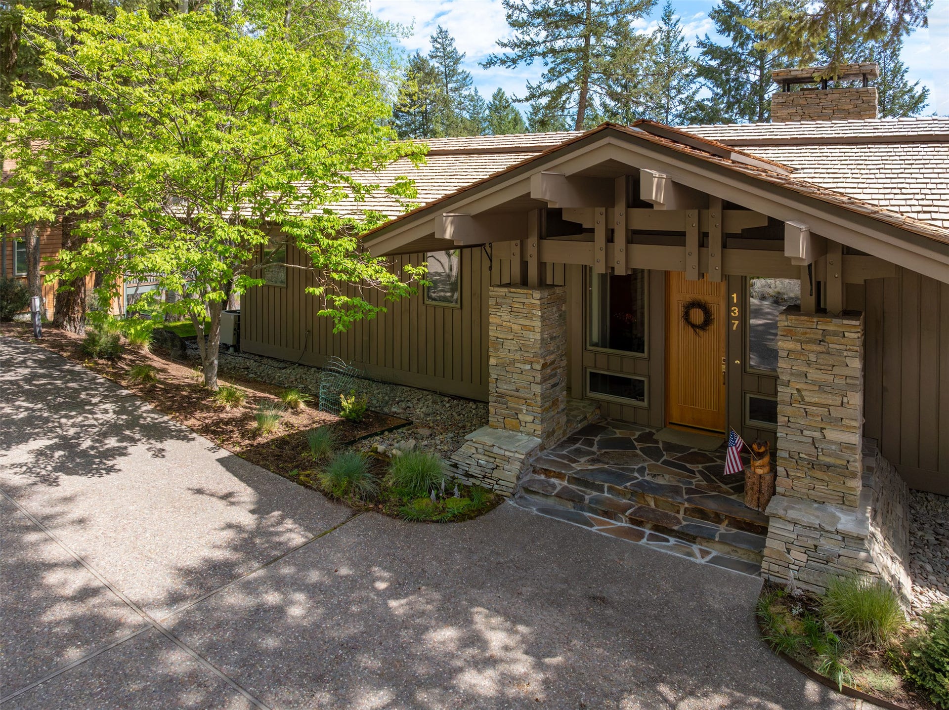 137 & 133 Eagle Bend Drive, Bigfork, MT 59911 137 & 133 Eagle Bend Drive, Bigfork, MT 59911