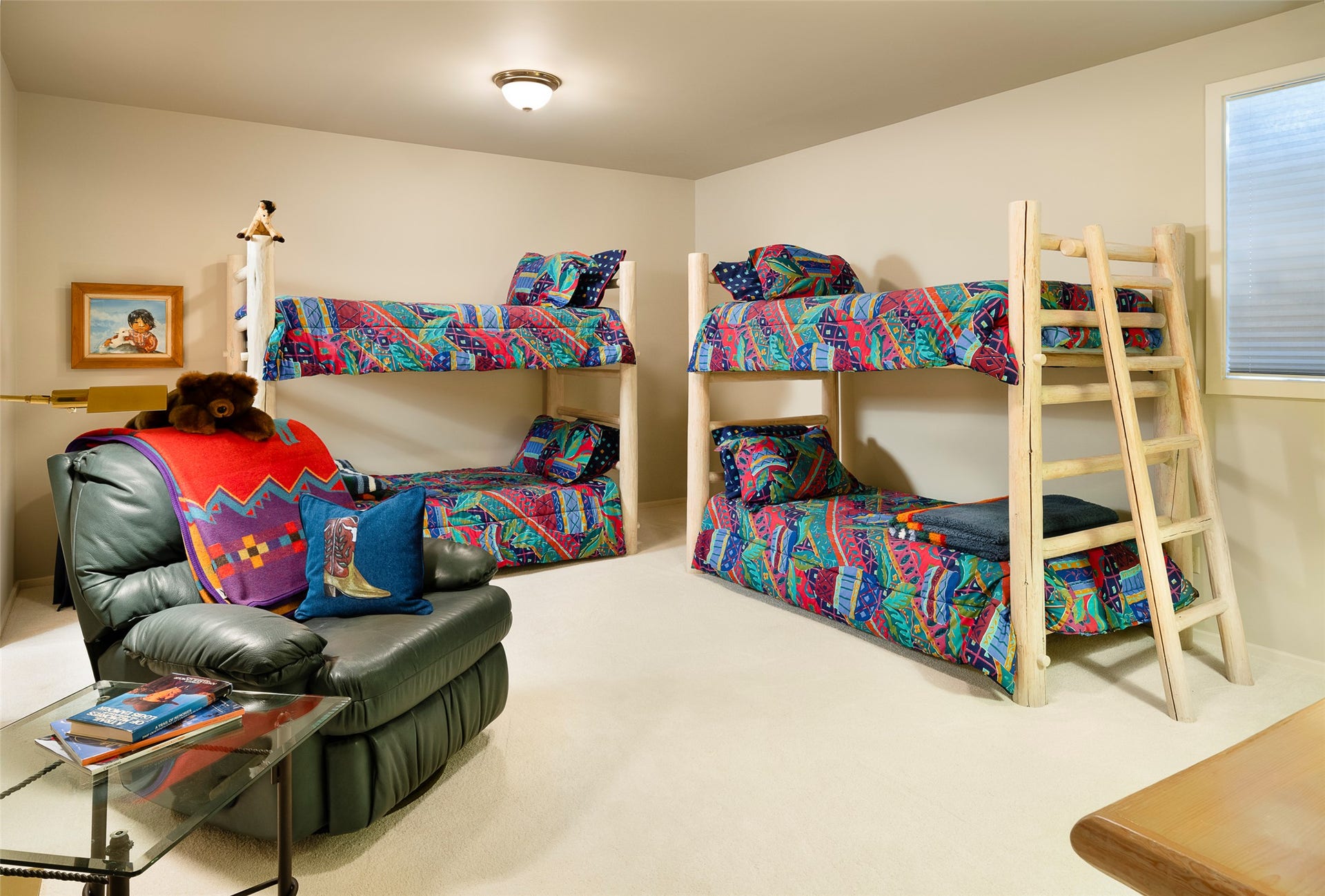 137 & 133 Eagle Bend Drive, Bigfork, MT 59911 Lower guest ensuite.