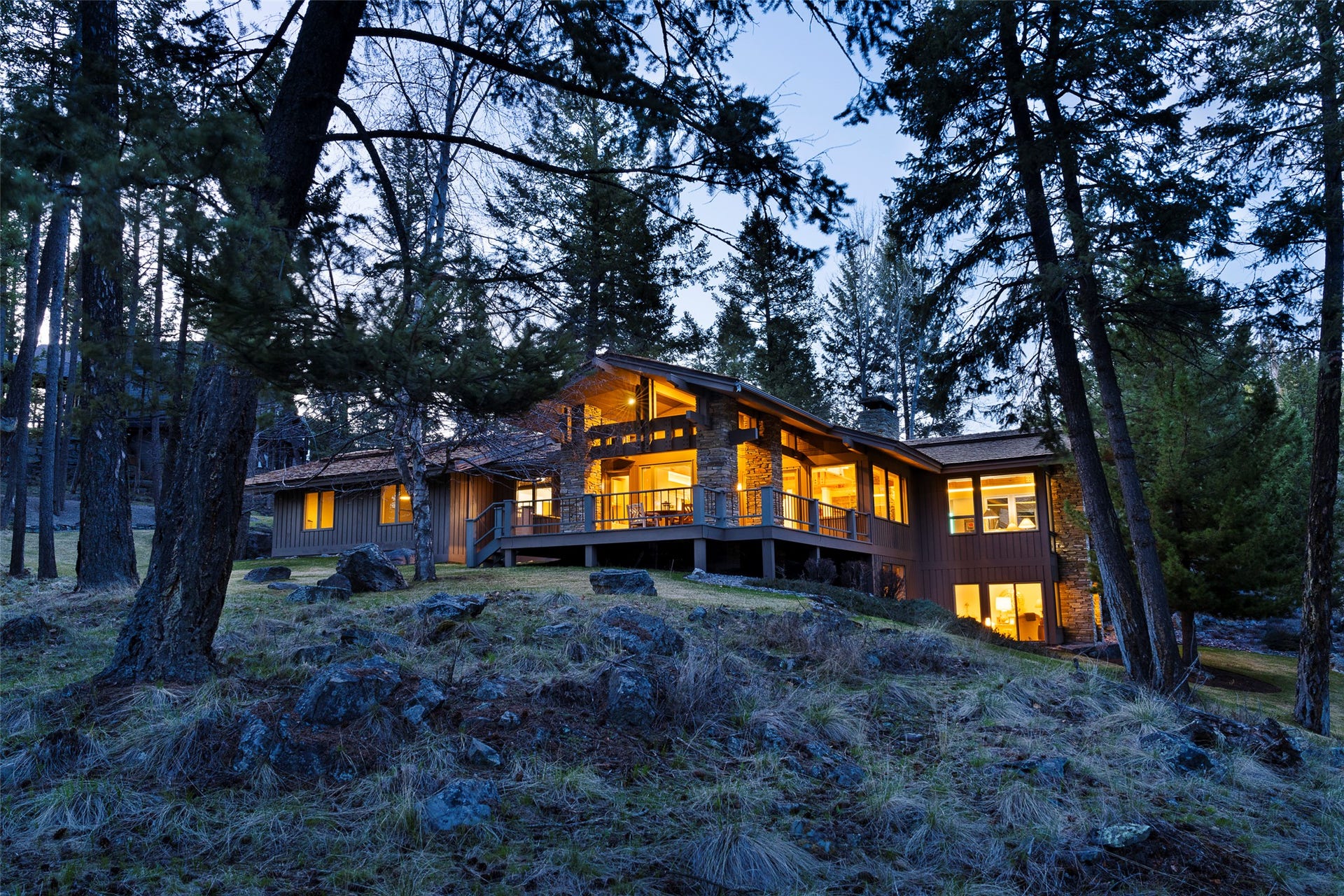 137 & 133 Eagle Bend Drive, Bigfork, MT 59911 Gorgeous home overlooking a par 3 at Eagle Bend
