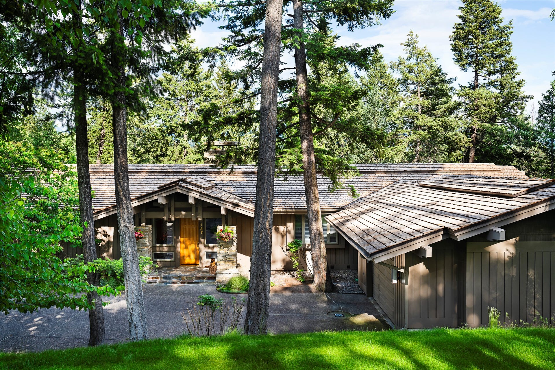 137 & 133 Eagle Bend Drive, Bigfork, MT 59911 137 & 133 Eagle Bend Drive, Bigfork, MT 59911