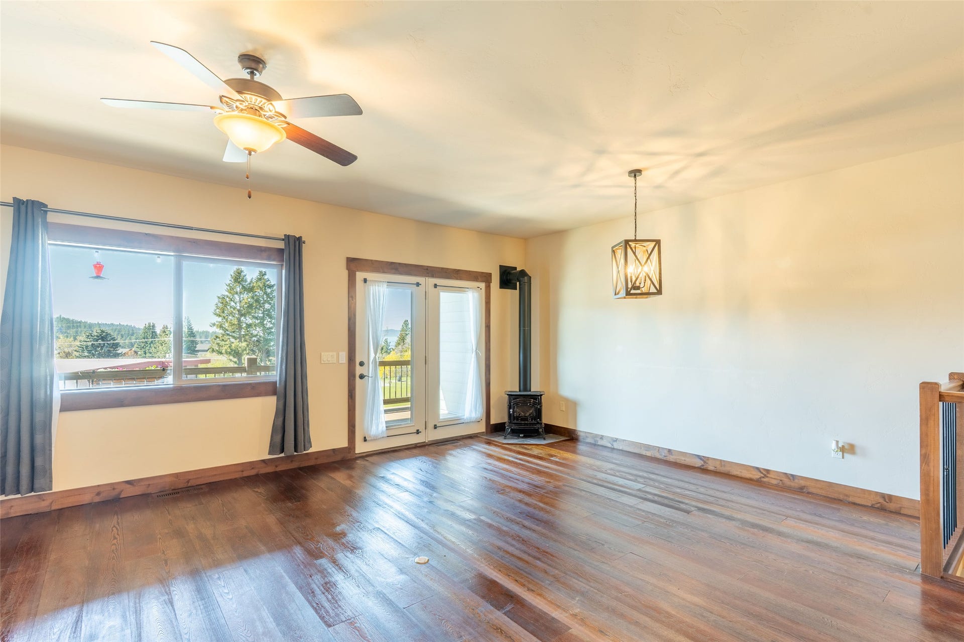 657 Commerce Street, Bigfork, MT 59911 657 Commerce Street, Bigfork, MT 59911