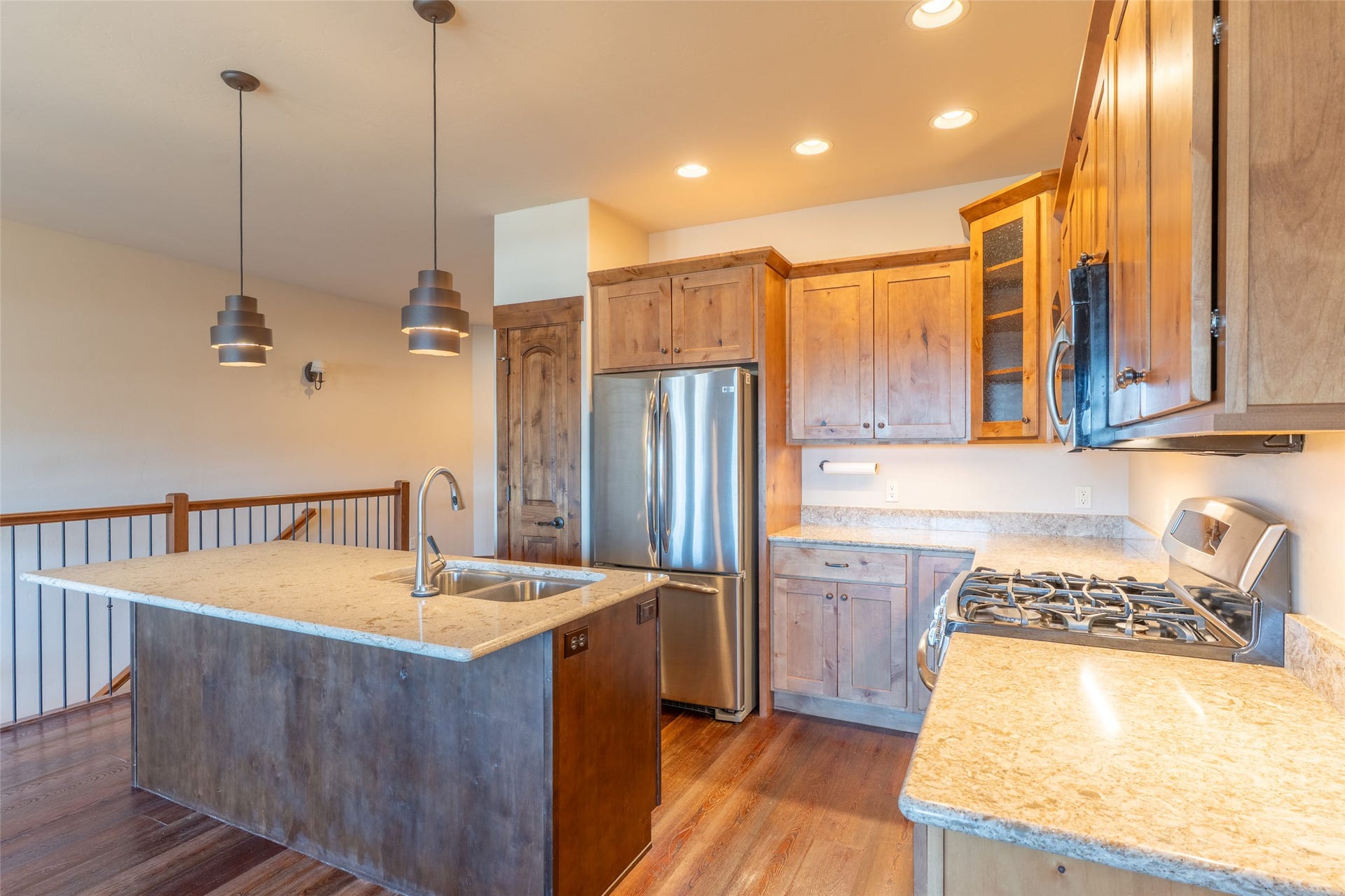 657 Commerce Street, Bigfork, MT 59911 657 Commerce Street, Bigfork, MT 59911