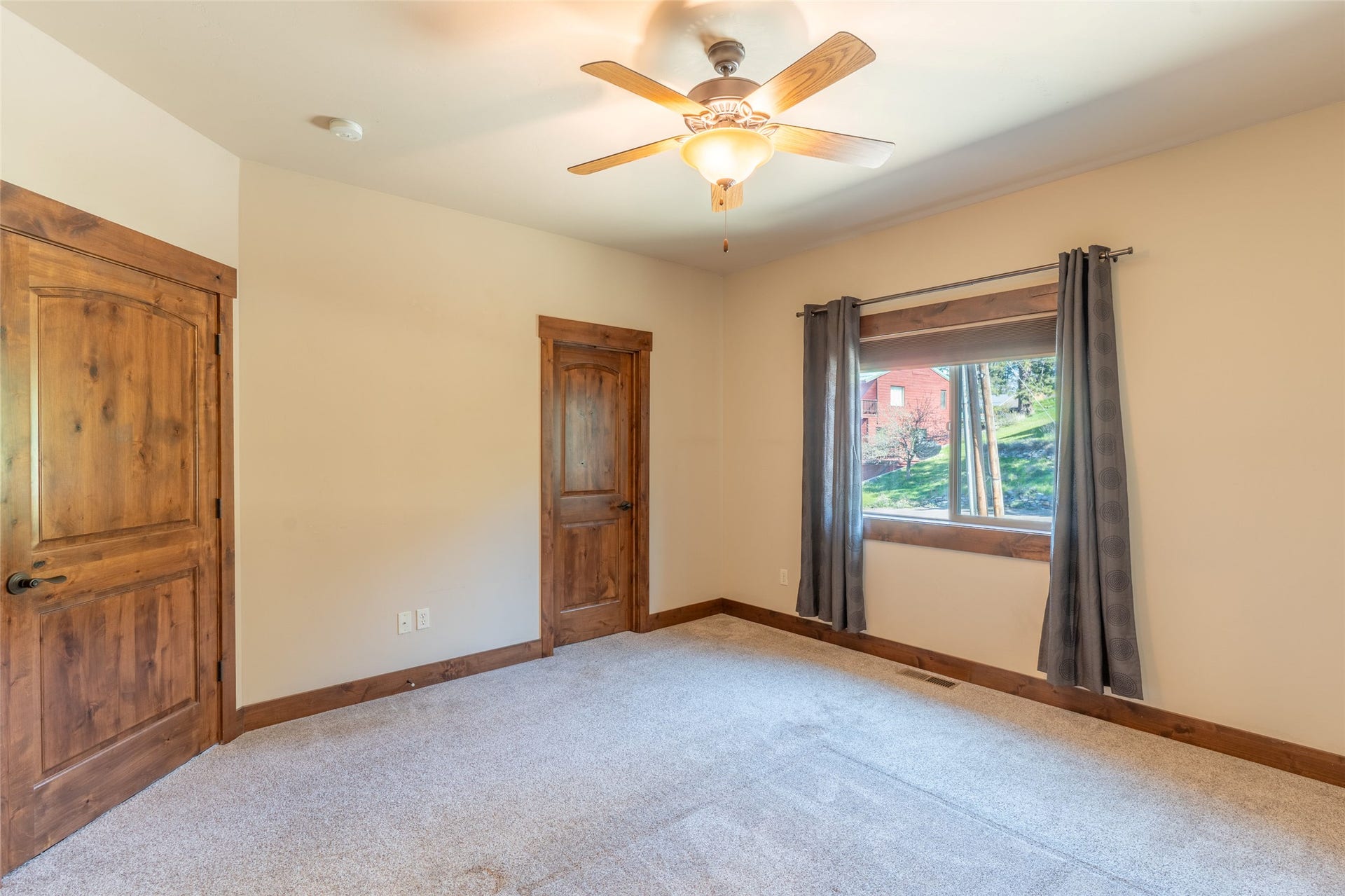 657 Commerce Street, Bigfork, MT 59911 657 Commerce Street, Bigfork, MT 59911