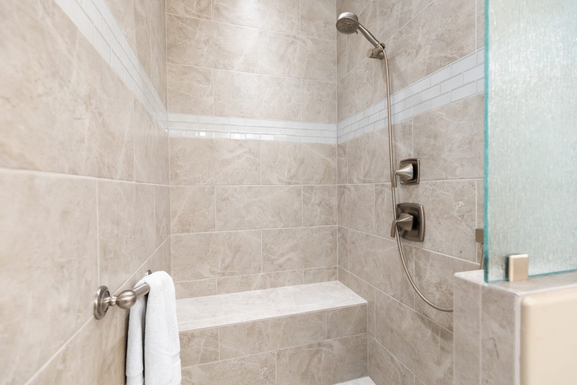 110 Conifer Lane, Bigfork, MT 59911 Main Bath Shower