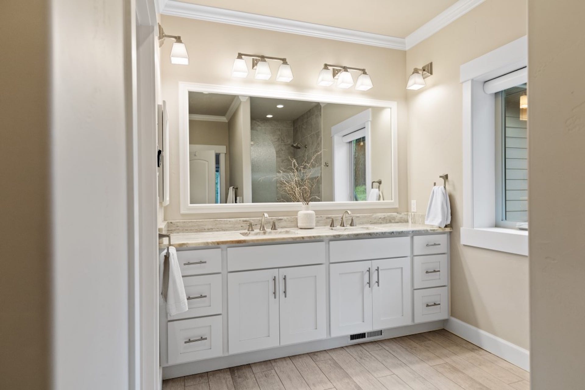 110 Conifer Lane, Bigfork, MT 59911 Main Bathroom