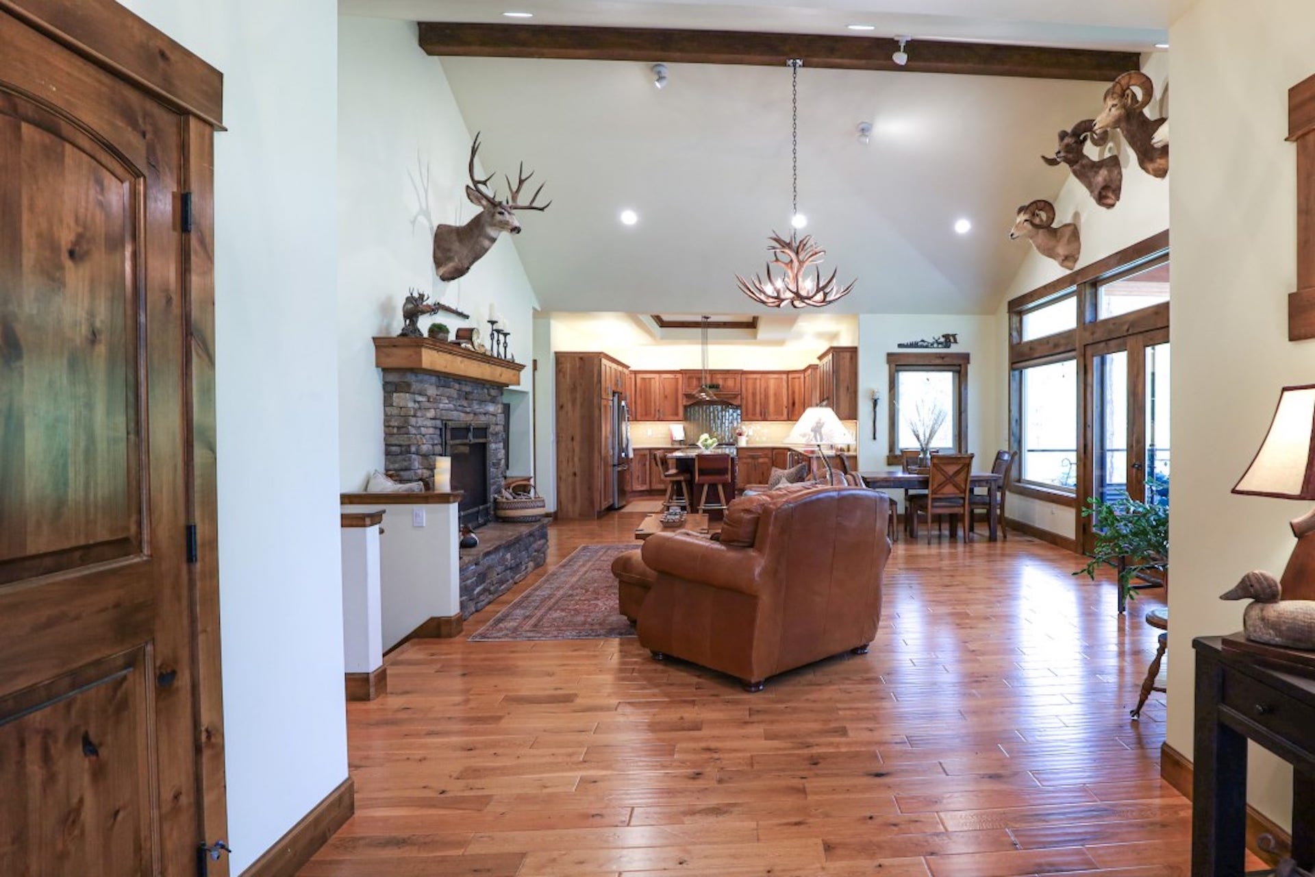 110 Conifer Lane, Bigfork, MT 59911 Entry
