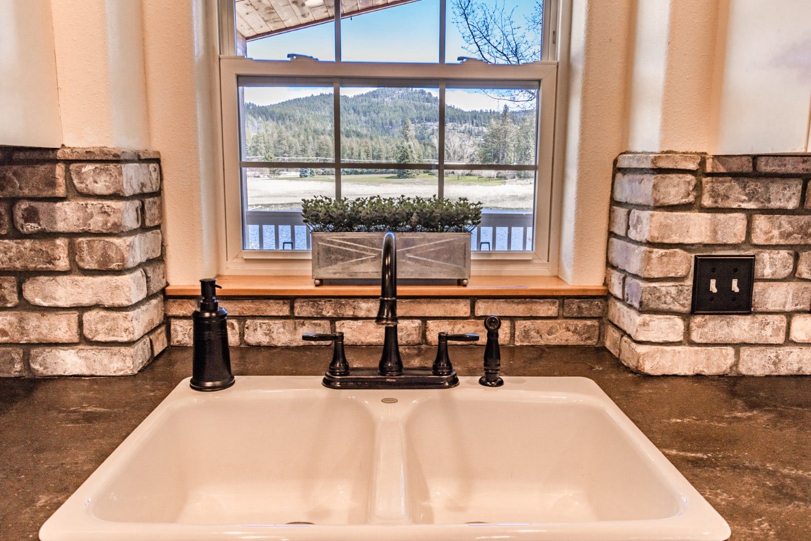 33608 Hilltop Terrace, Bigfork, MT 59911 33608 Hilltop Terrace, Bigfork, MT 59911