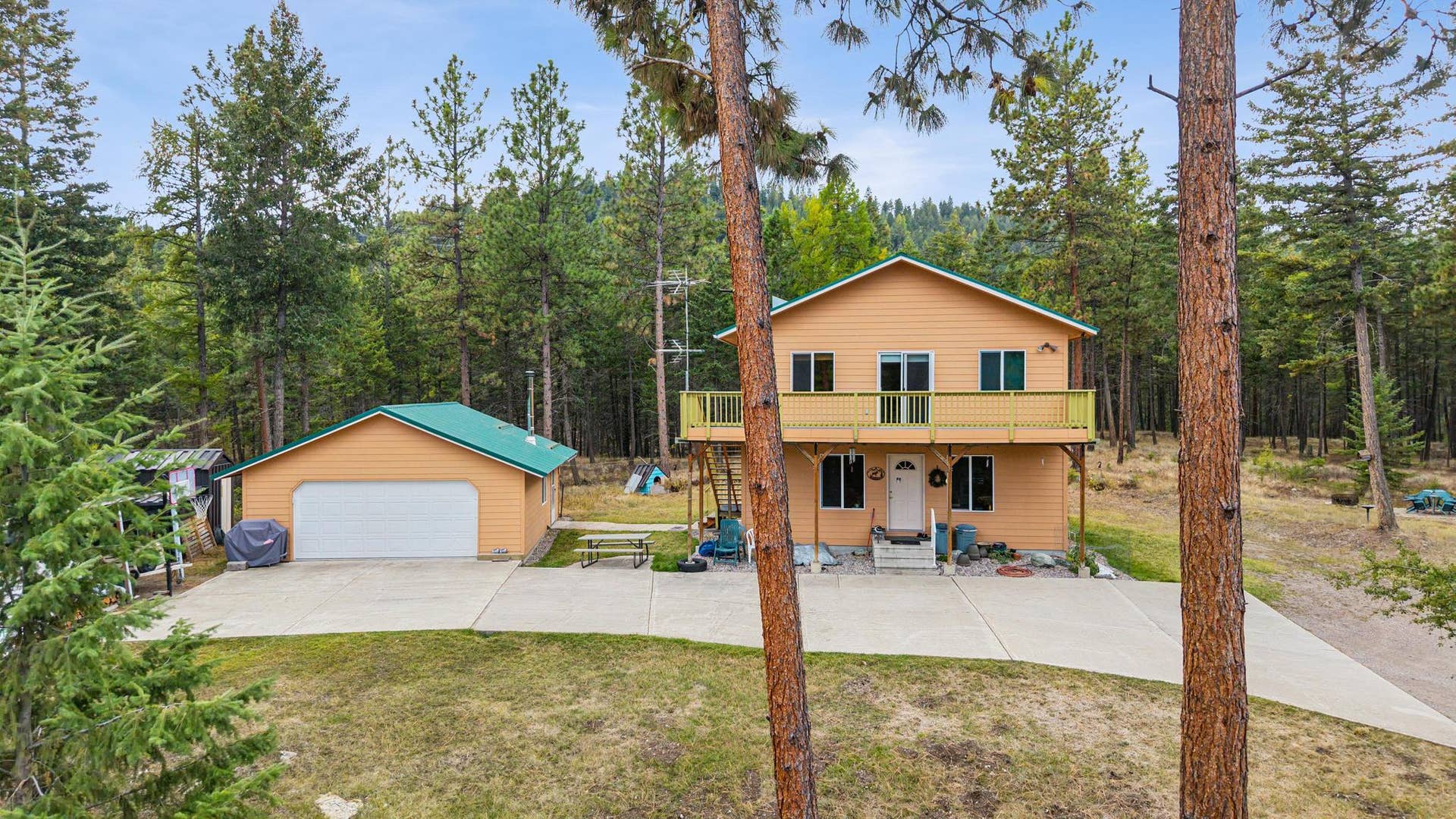 463 and 465 Deer Creek Road, Lakeside, MT 59922 465 Deer Creek Road, Lakeside, MT