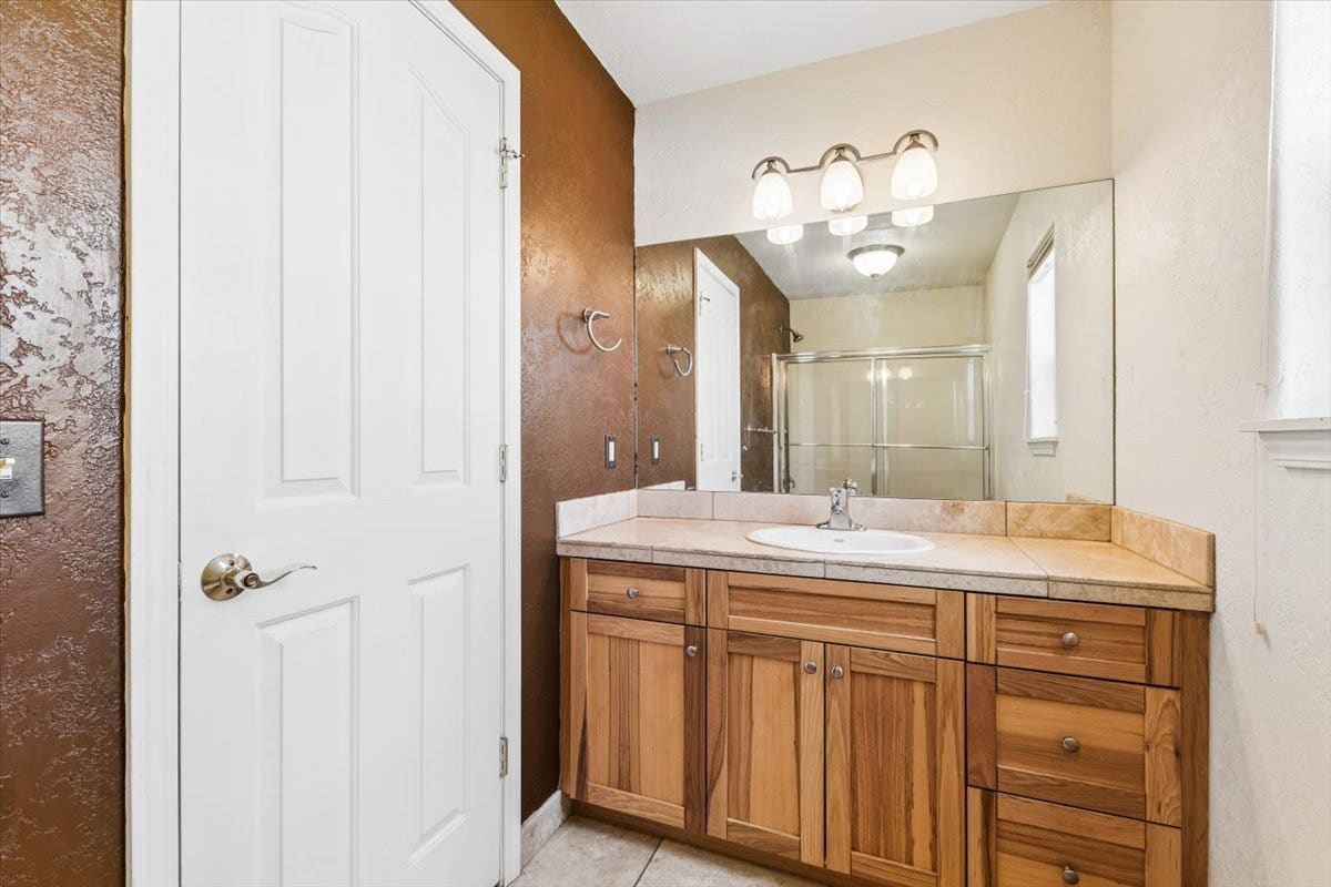 108 Sunrise Terrace, #D, Bigfork, MT 59911 Guest bathroom