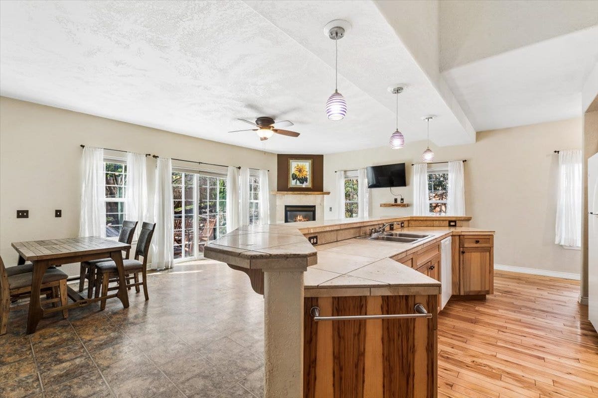 108 Sunrise Terrace, #D, Bigfork, MT 59911 108 Sunrise Terrace, #D, Bigfork, MT 59911