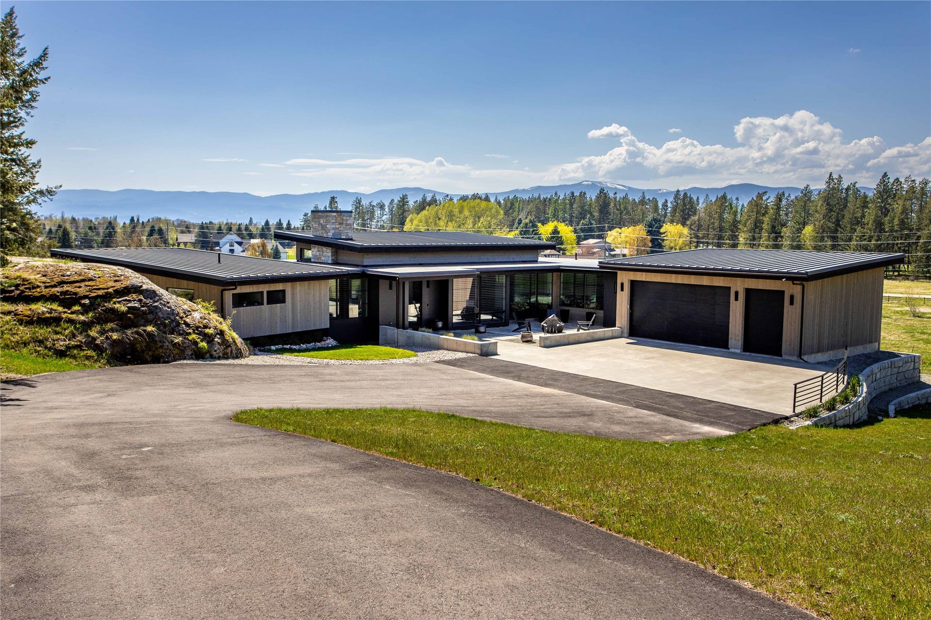 48 Eagle Rock Drive, Bigfork, MT 59911 Winding Driveway