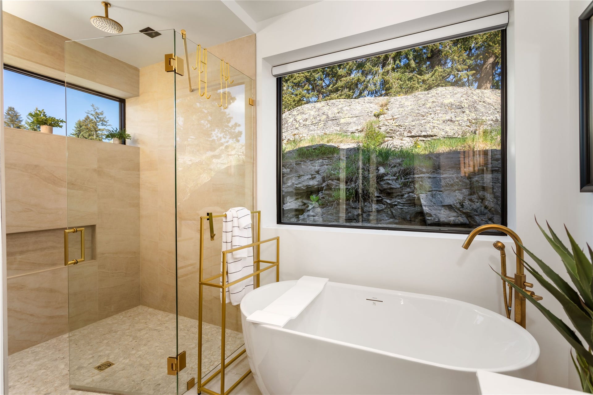 48 Eagle Rock Drive, Bigfork, MT 59911 Custom Shower and Soaker Tub